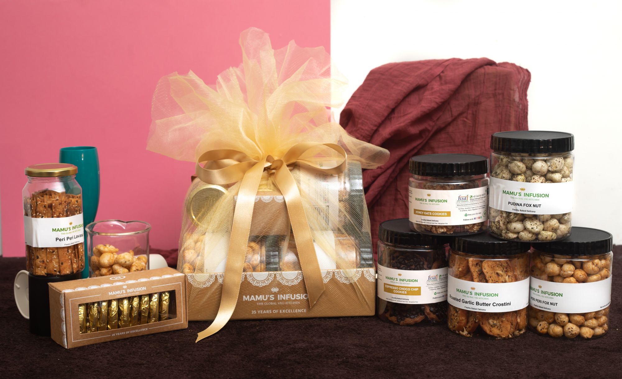 Luxury Festive Hamper Pack of 8 1 kg 445 gm