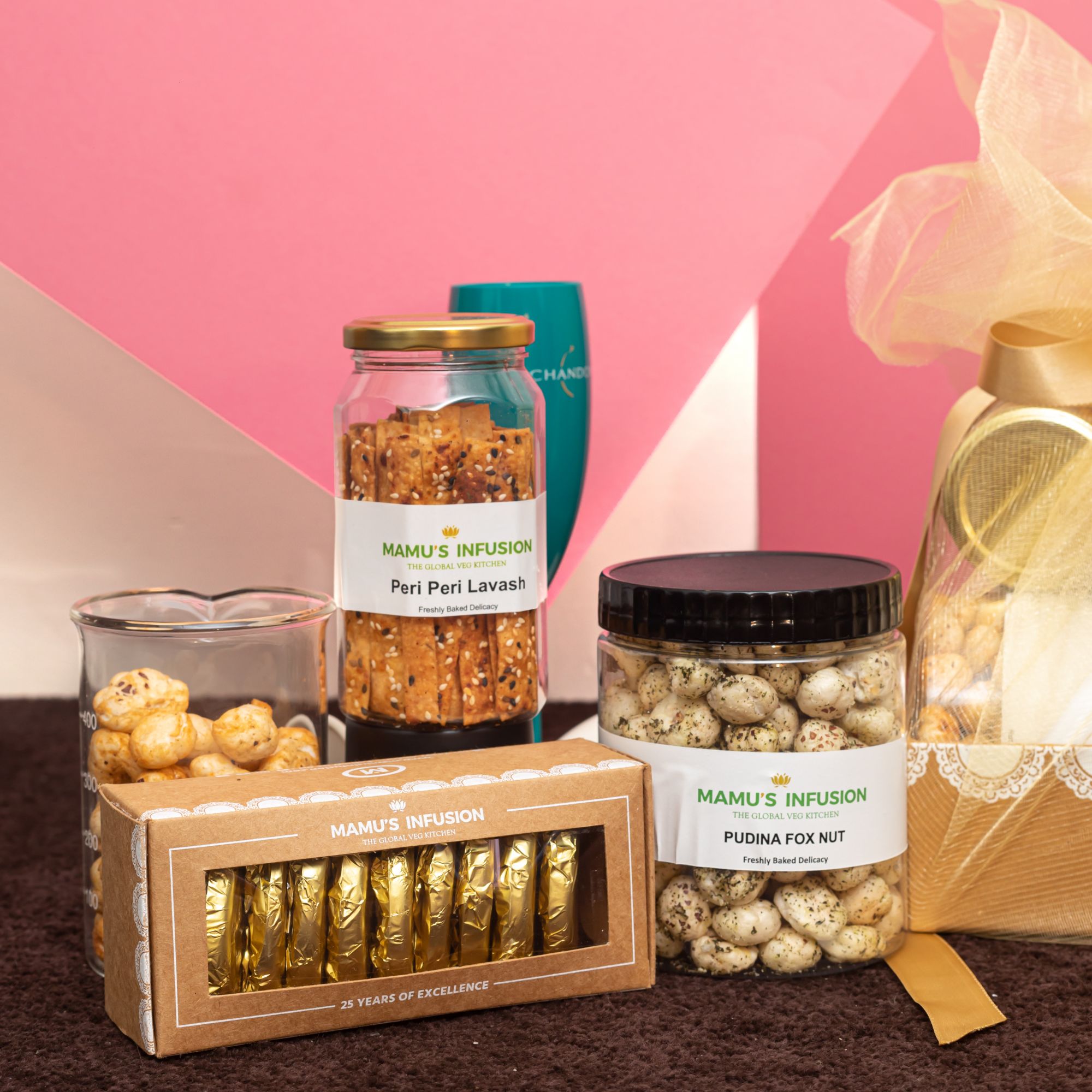 Luxury Festive Hamper Pack of 8 1 kg 445 gm