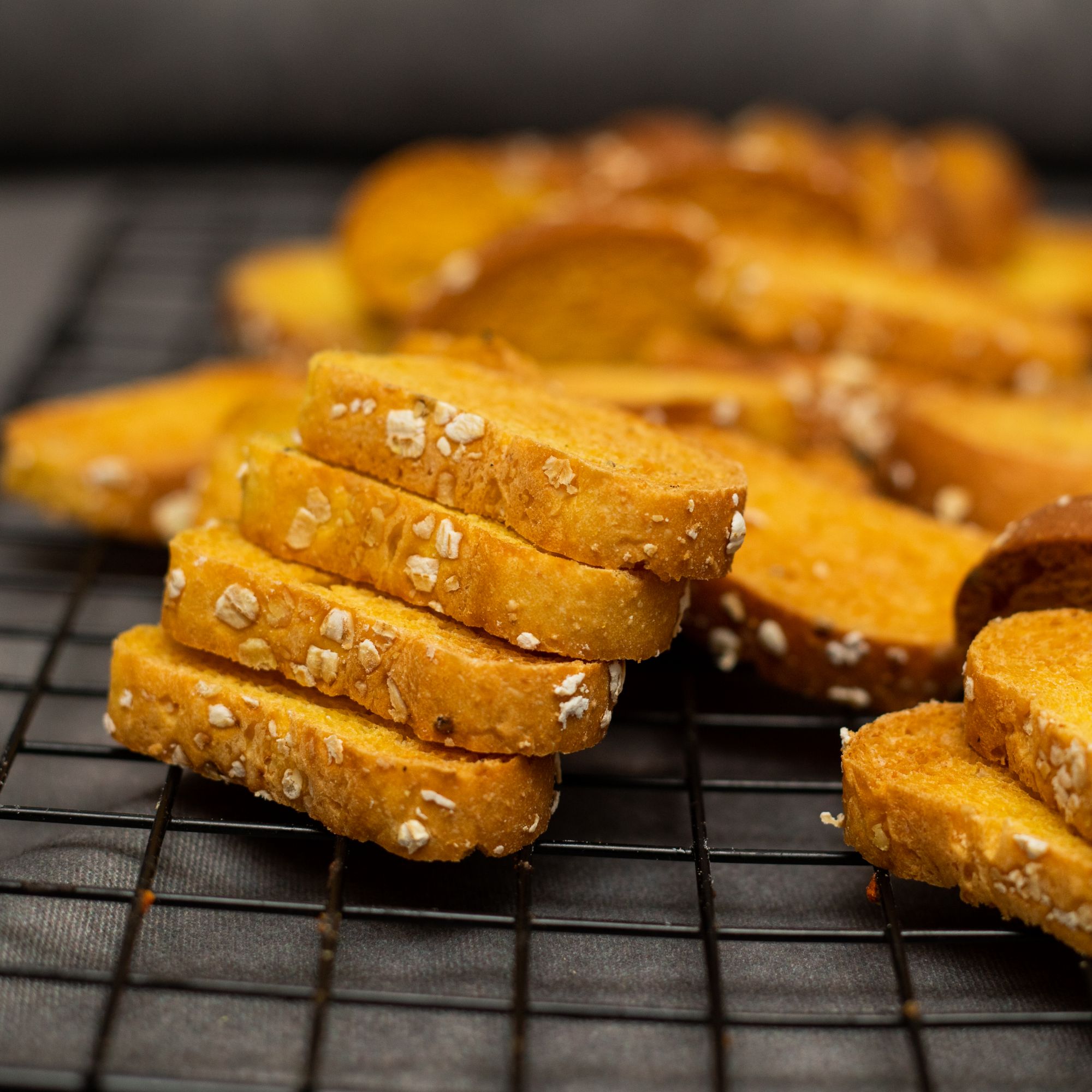 Turmeric Oats and Elachie Rusk 150 gm