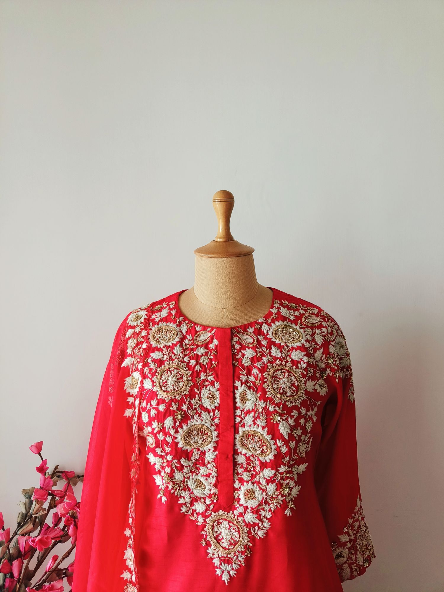 RED THREAD AND DABKA SHARARA SUIT SET