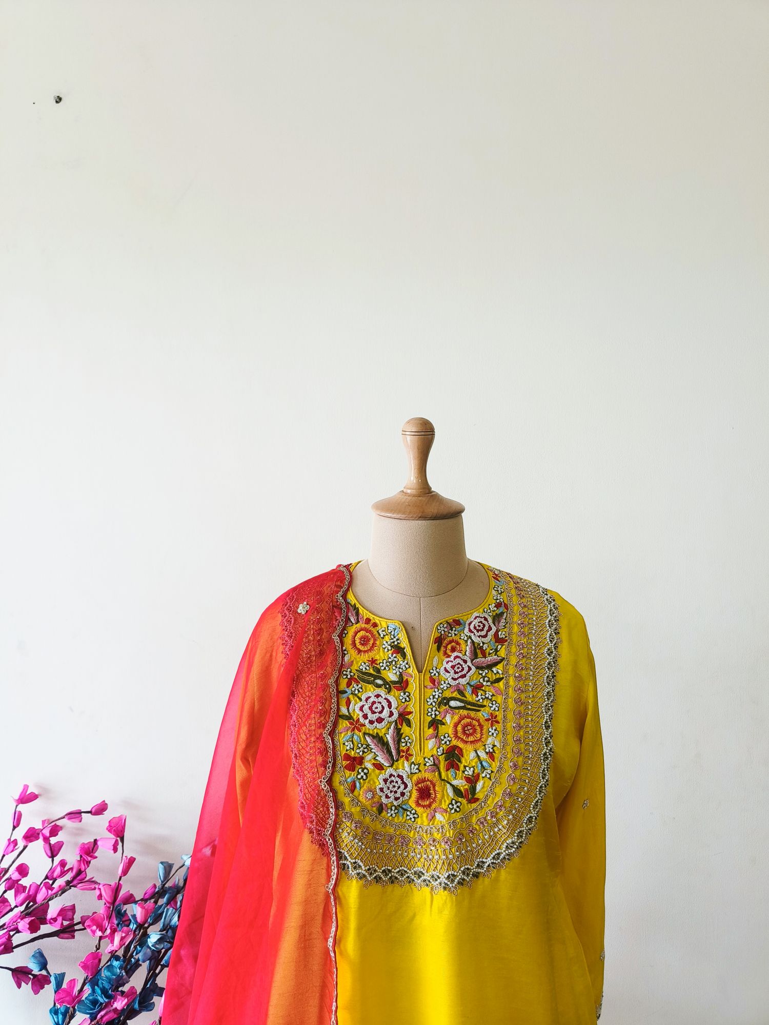 YELLOW THREAD SUIT SET