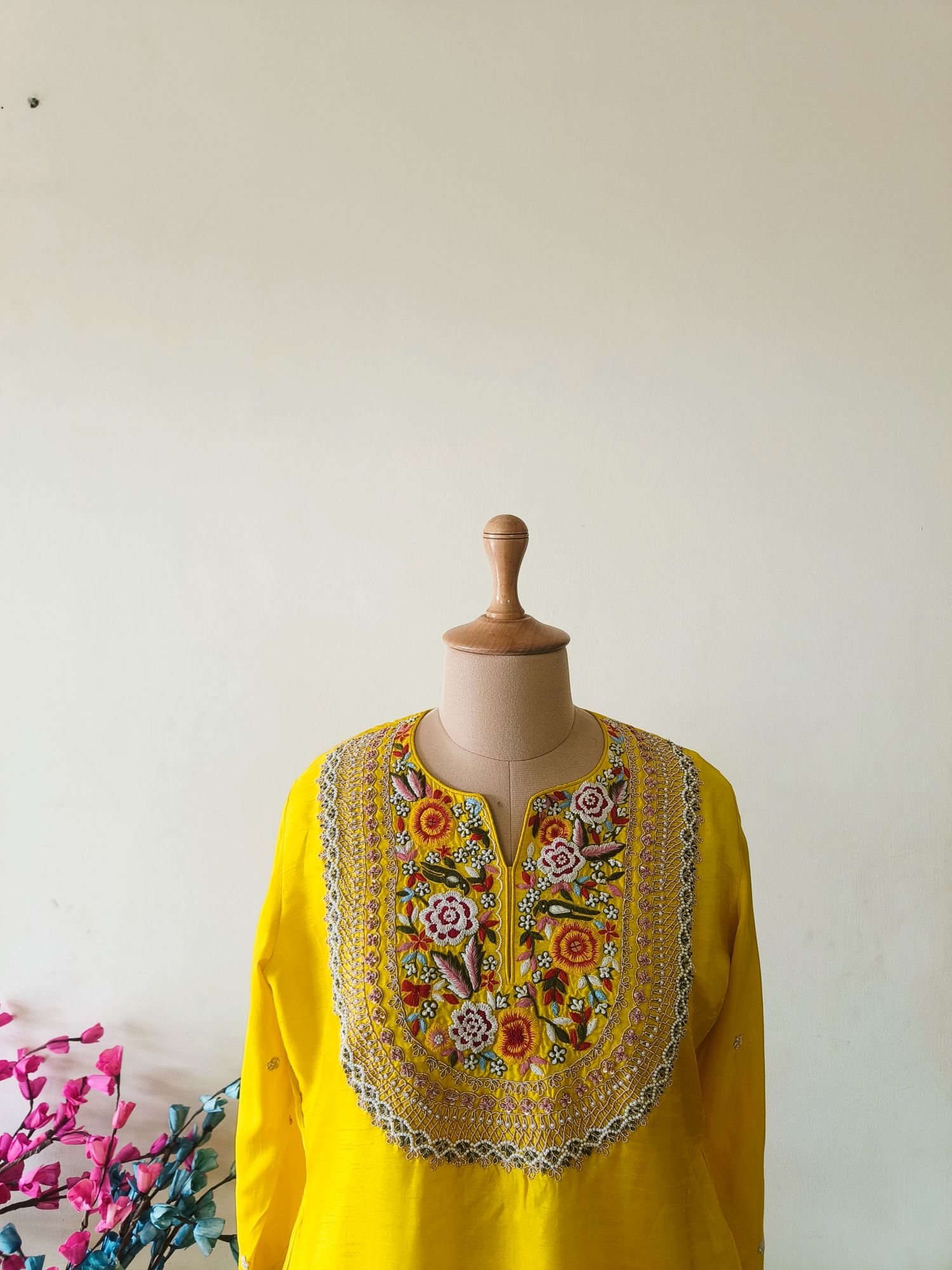 YELLOW THREAD SUIT SET