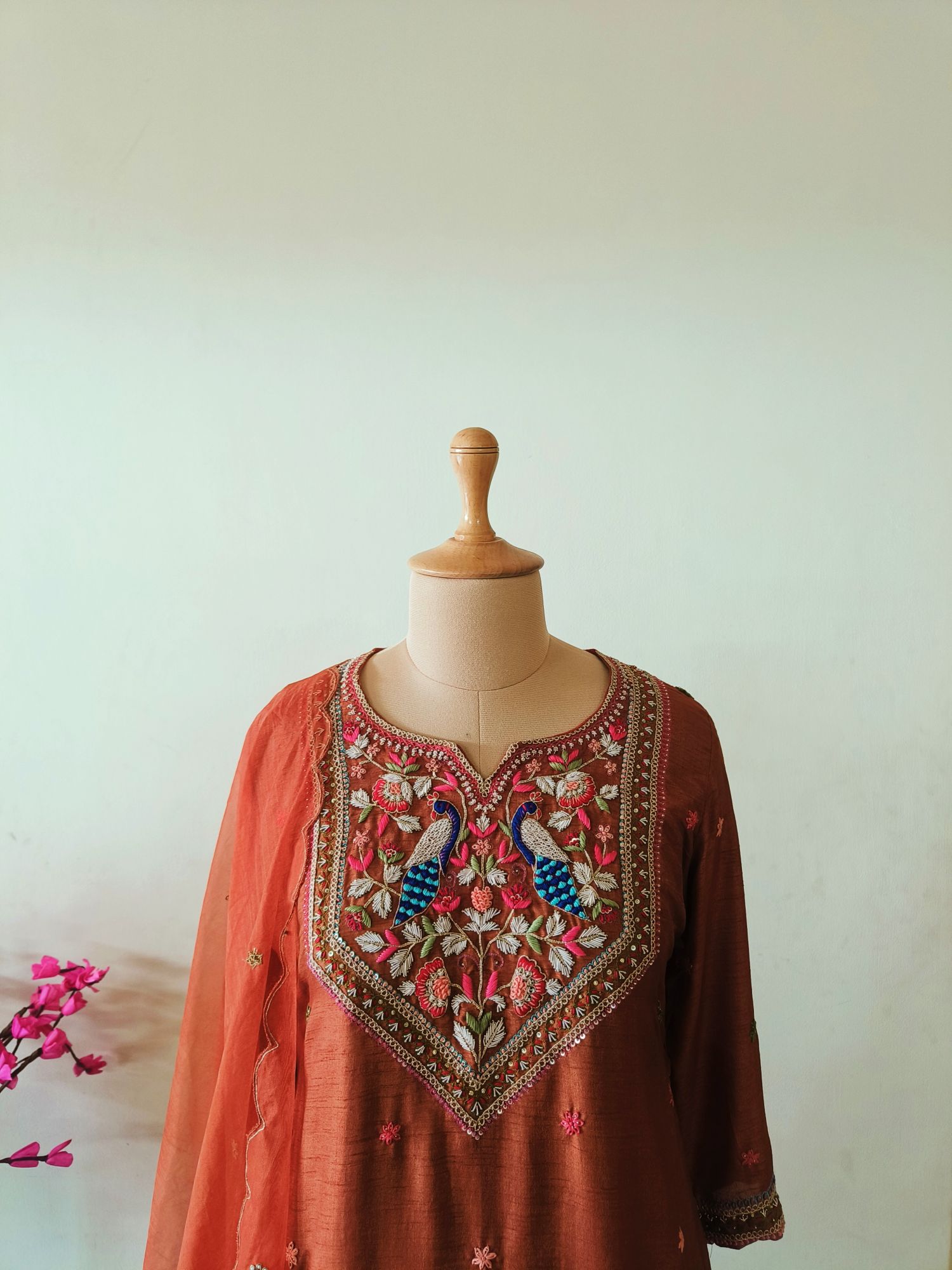 RUST THREAD AND DAKA SUIT