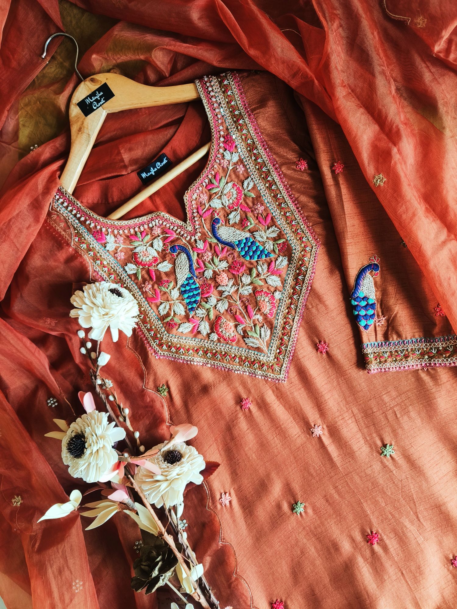 RUST THREAD AND DAKA SUIT