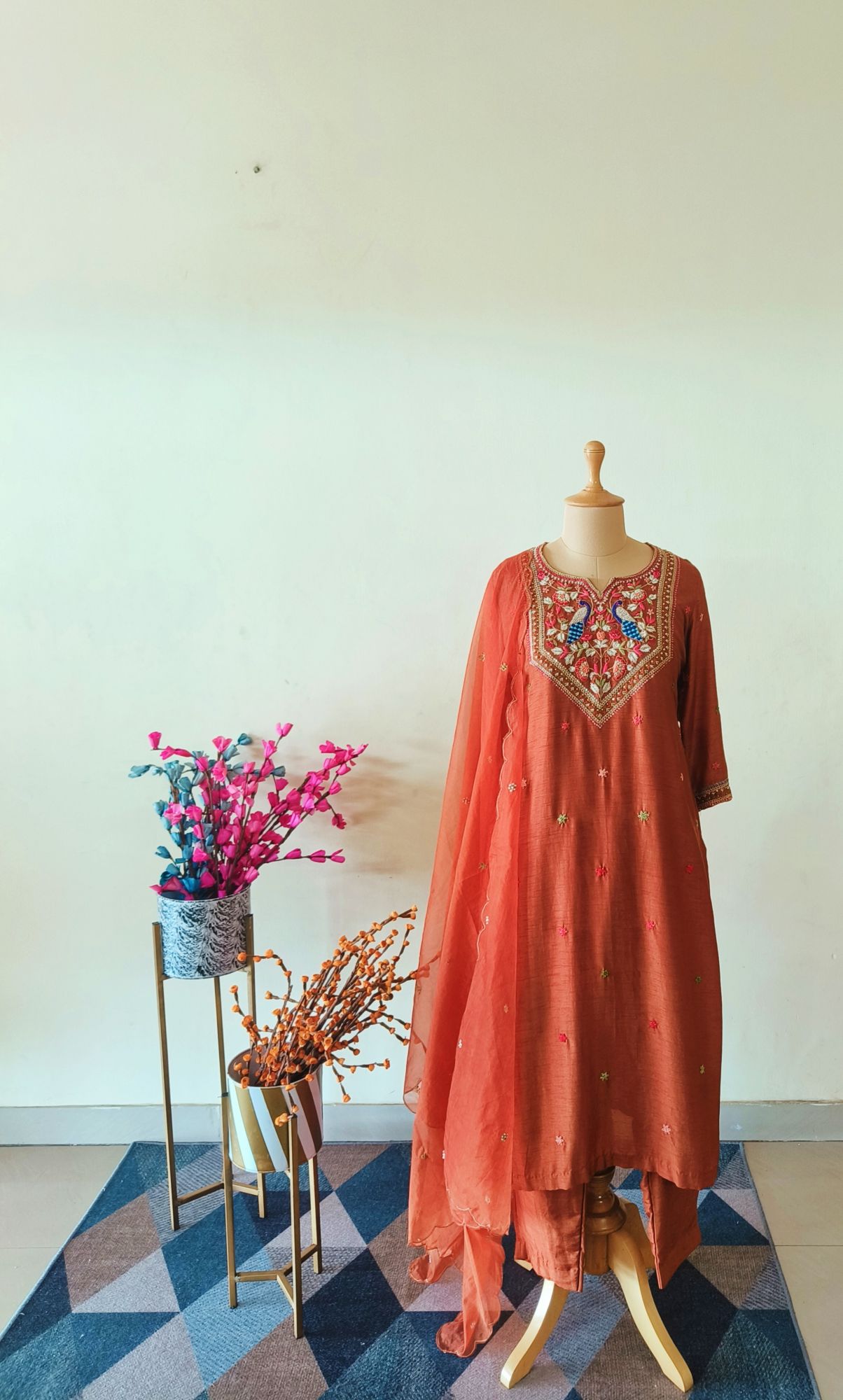 RUST THREAD AND DAKA SUIT