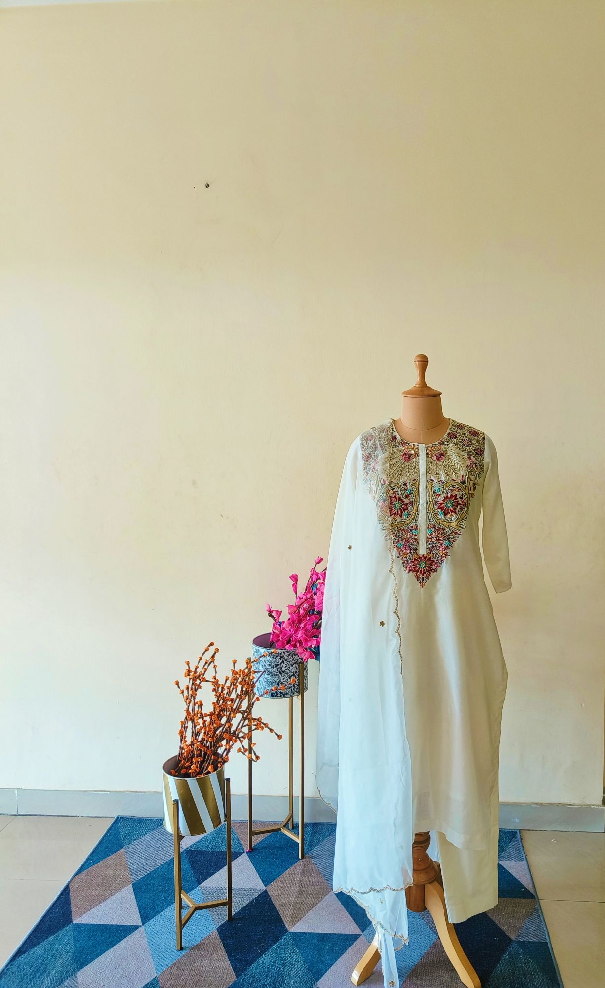 OFF WHITE MARODI AND THREAD SUIT SET