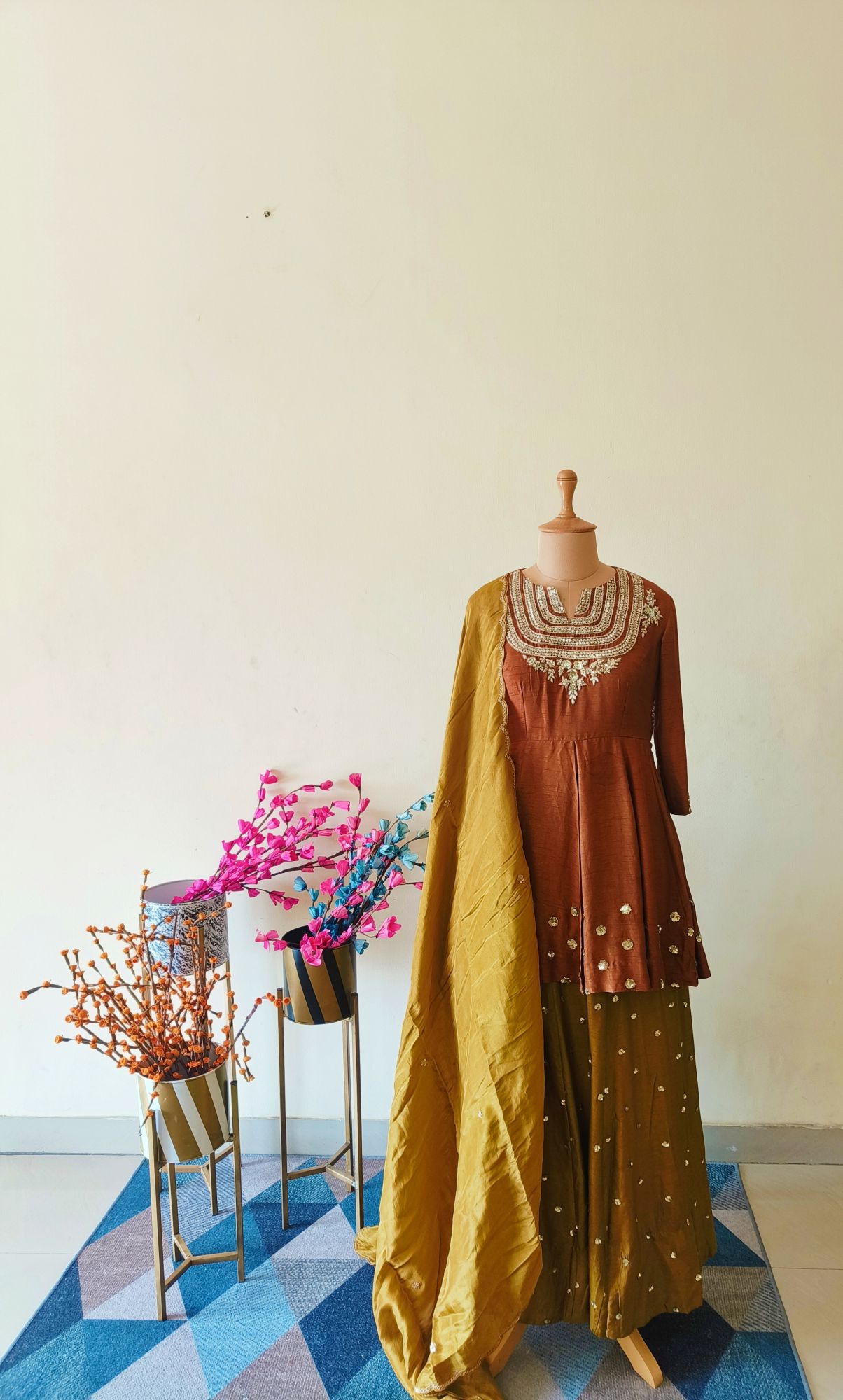 RUST DABKA AND SEQUINS SUIT SET