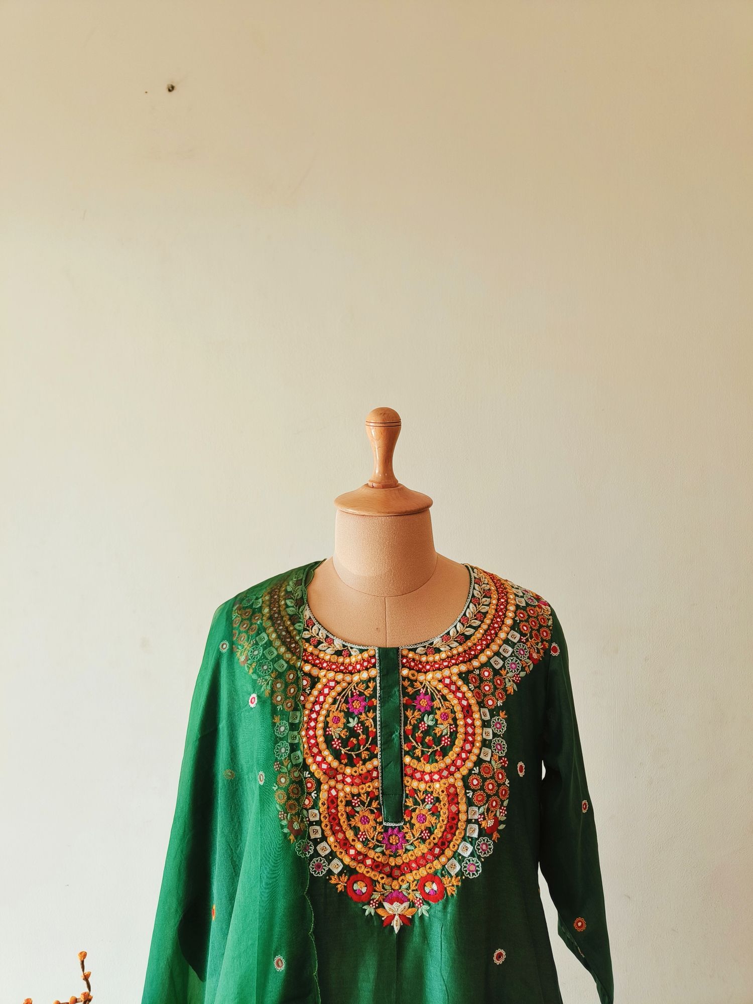 BOTTLE GREEN THREAD AND MIRROR SUIT SET