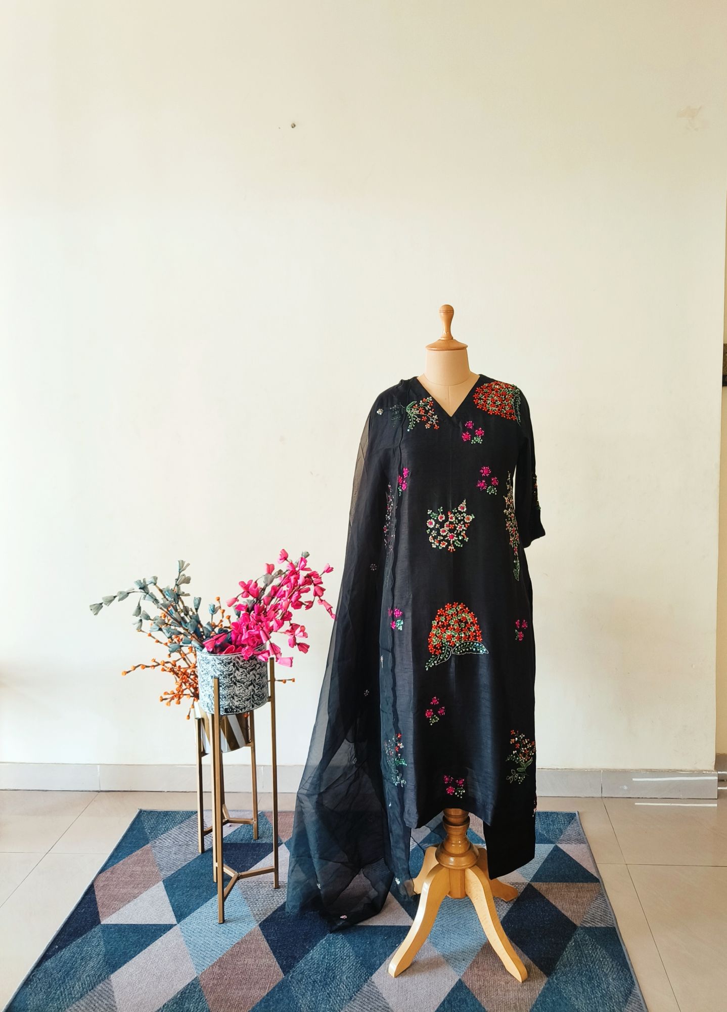 BLACK SEQUINS SUIT SET