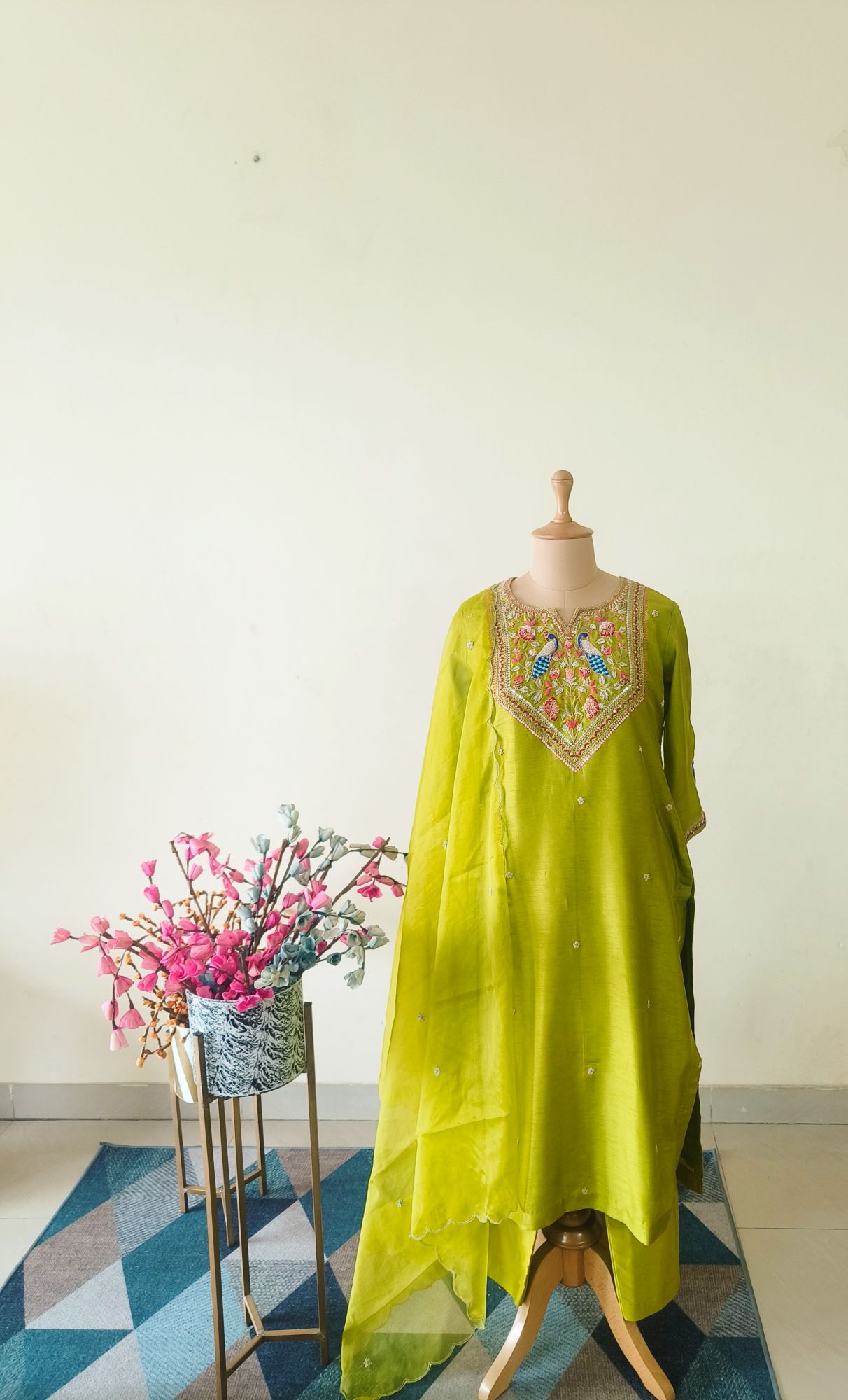 MEHENDI GREEN THREAD AND DABKA SUIT