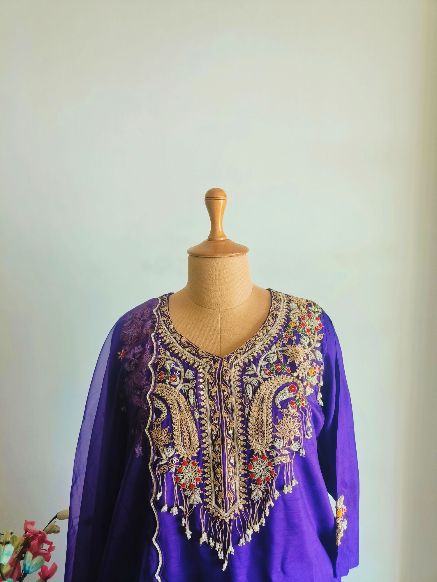 PURPLE THREAD AND DABKA SUIT