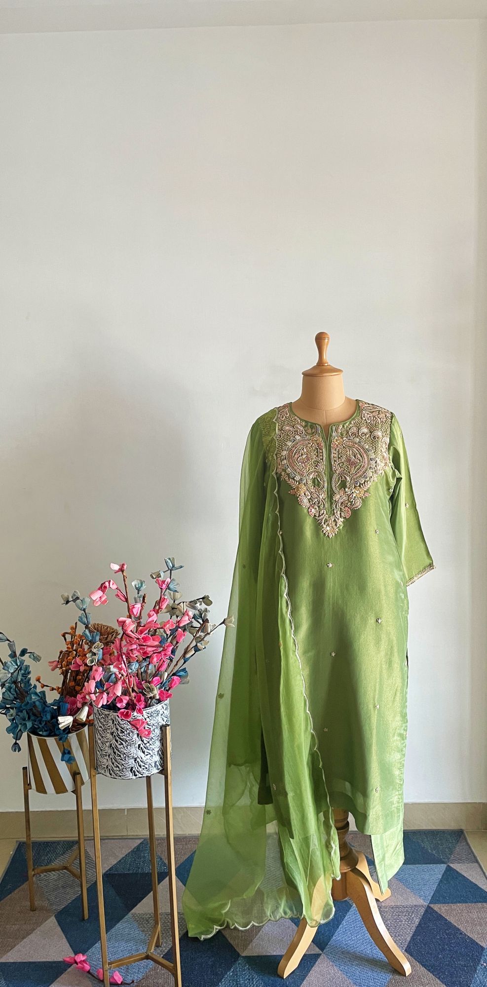 GREEN DABKA AND THREAD SUIT SET