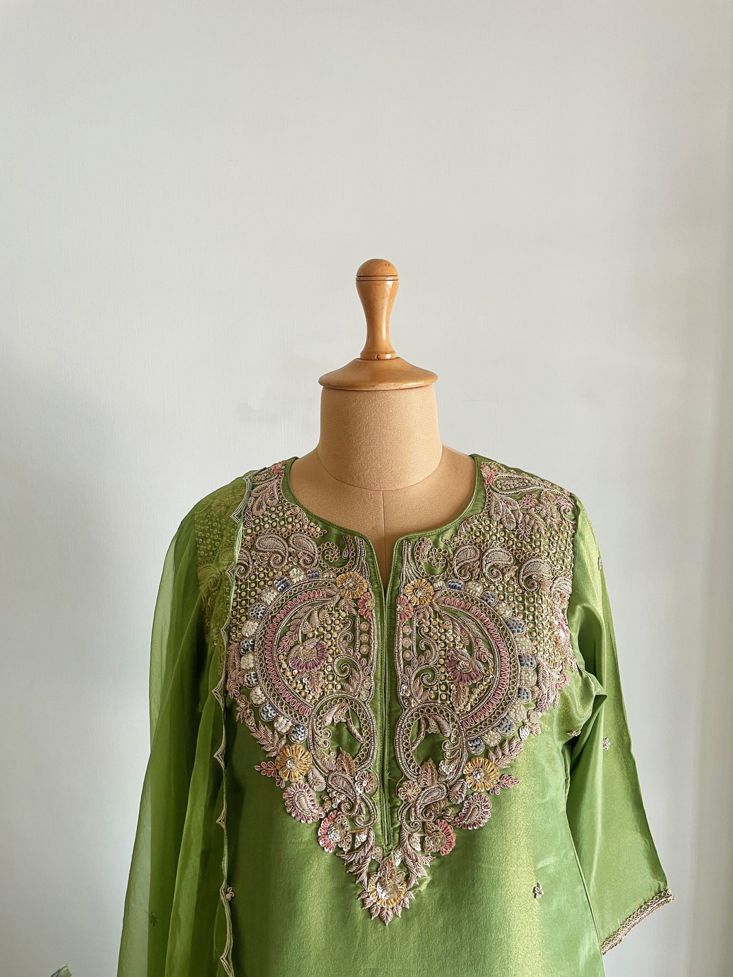 GREEN DABKA AND THREAD SUIT SET
