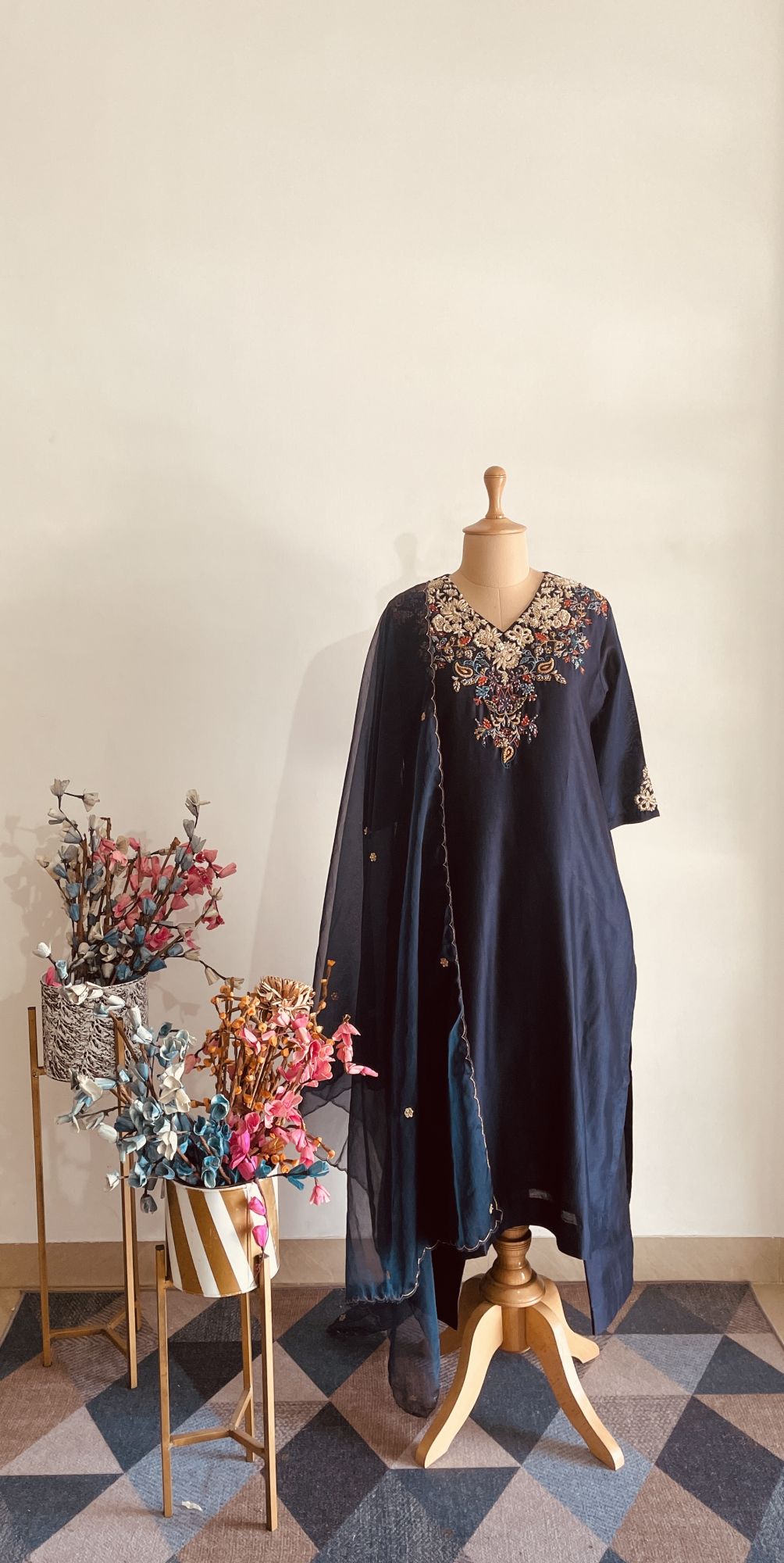 NAVY BLUE THREAD AND DABKA SUIT SET