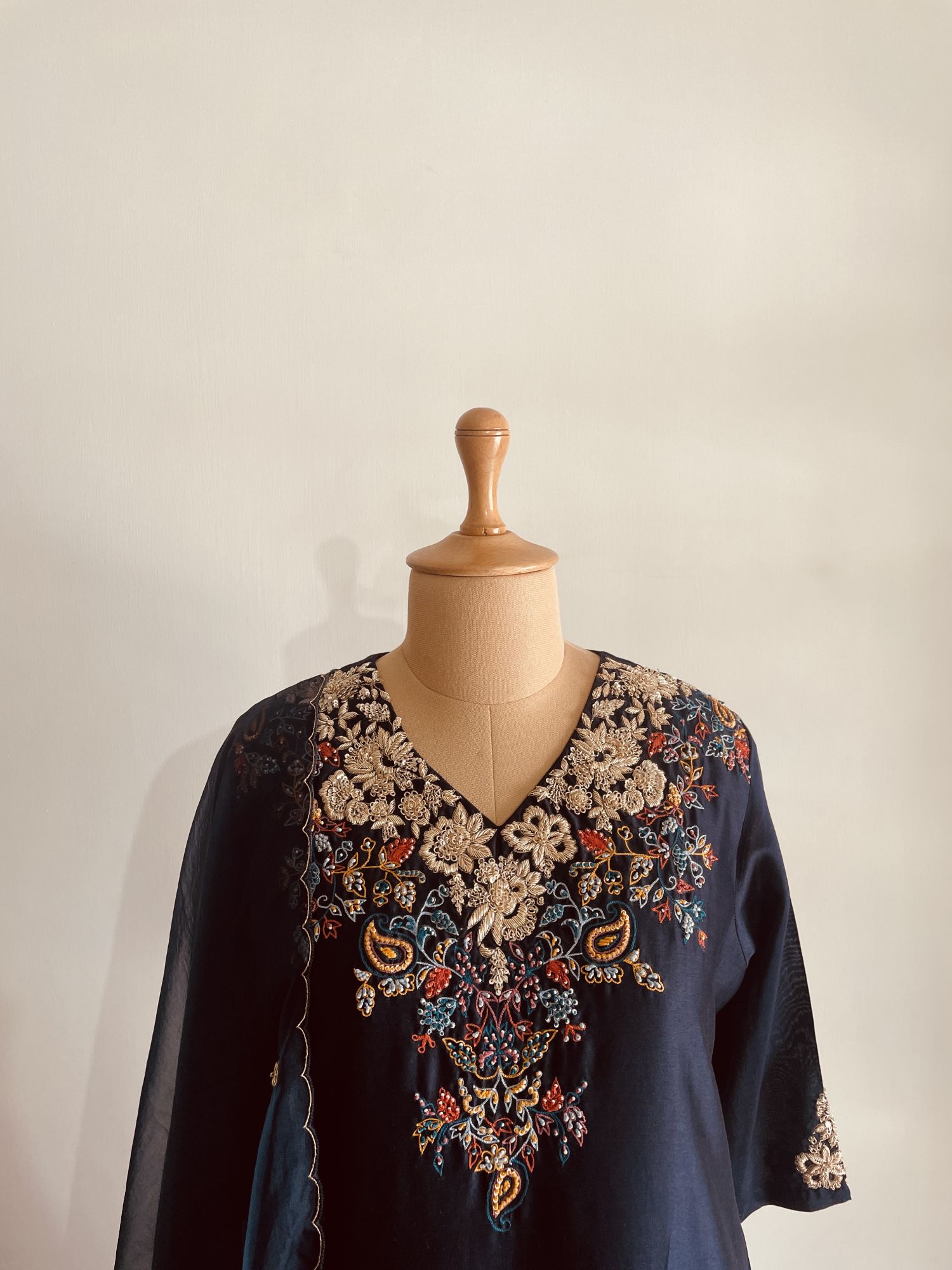 NAVY BLUE THREAD AND DABKA SUIT SET