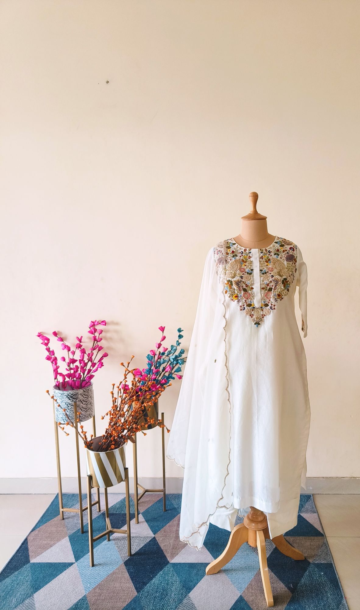 OFF WHITE THREAD SUIT SET