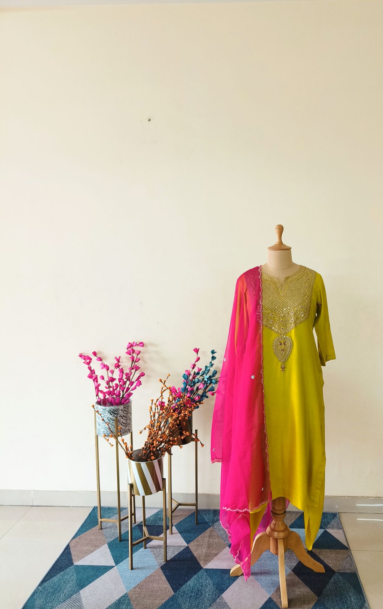 NEON MARODI SUIT SET