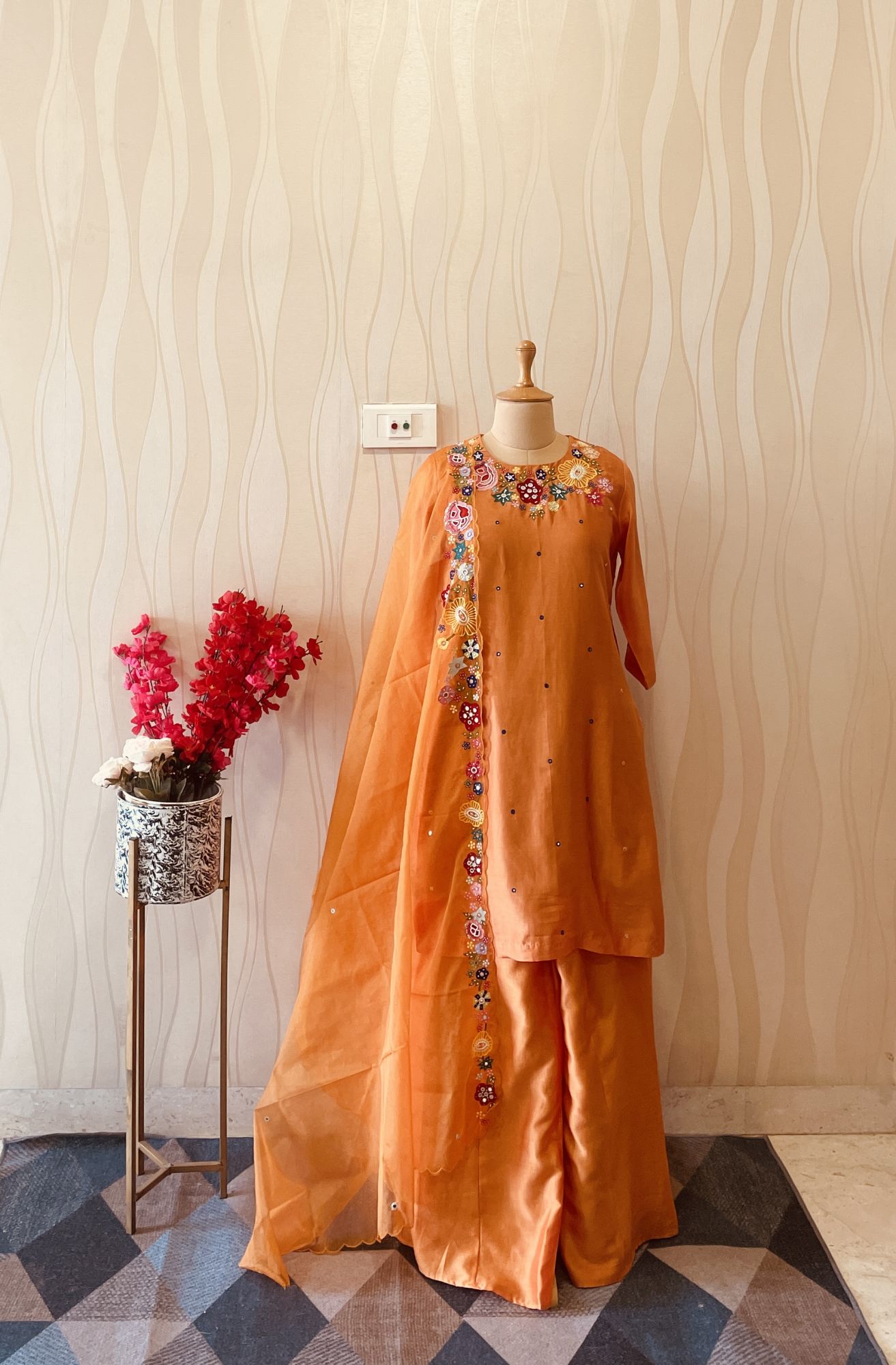 ORANGE ARI RESHAM SARARA SUIT SET