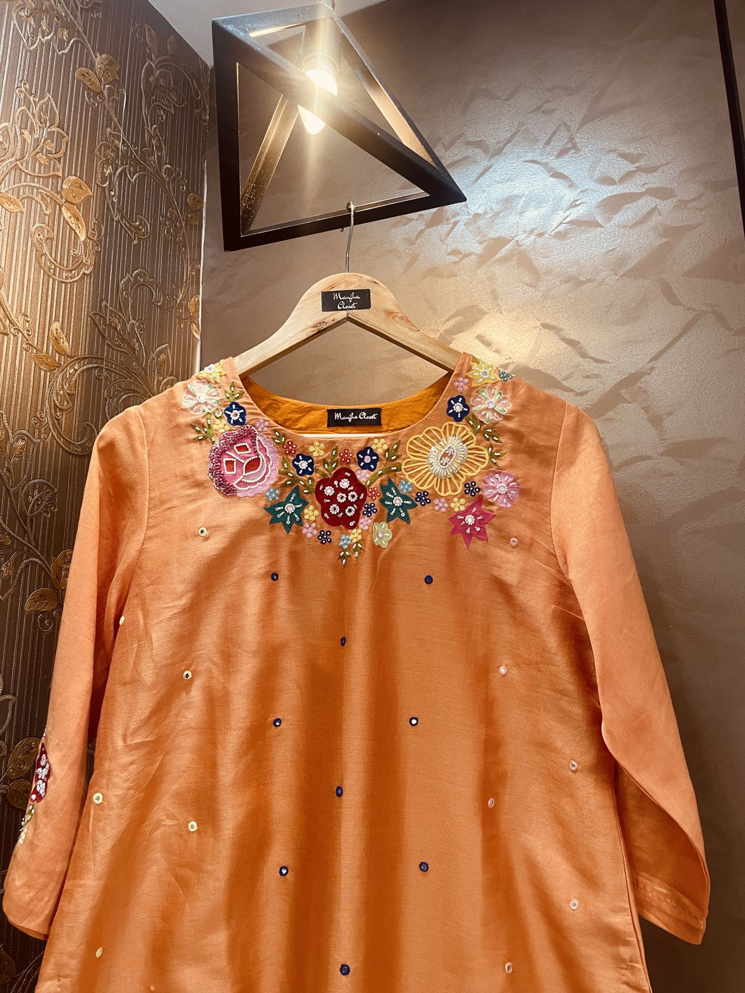ORANGE ARI RESHAM SARARA SUIT SET