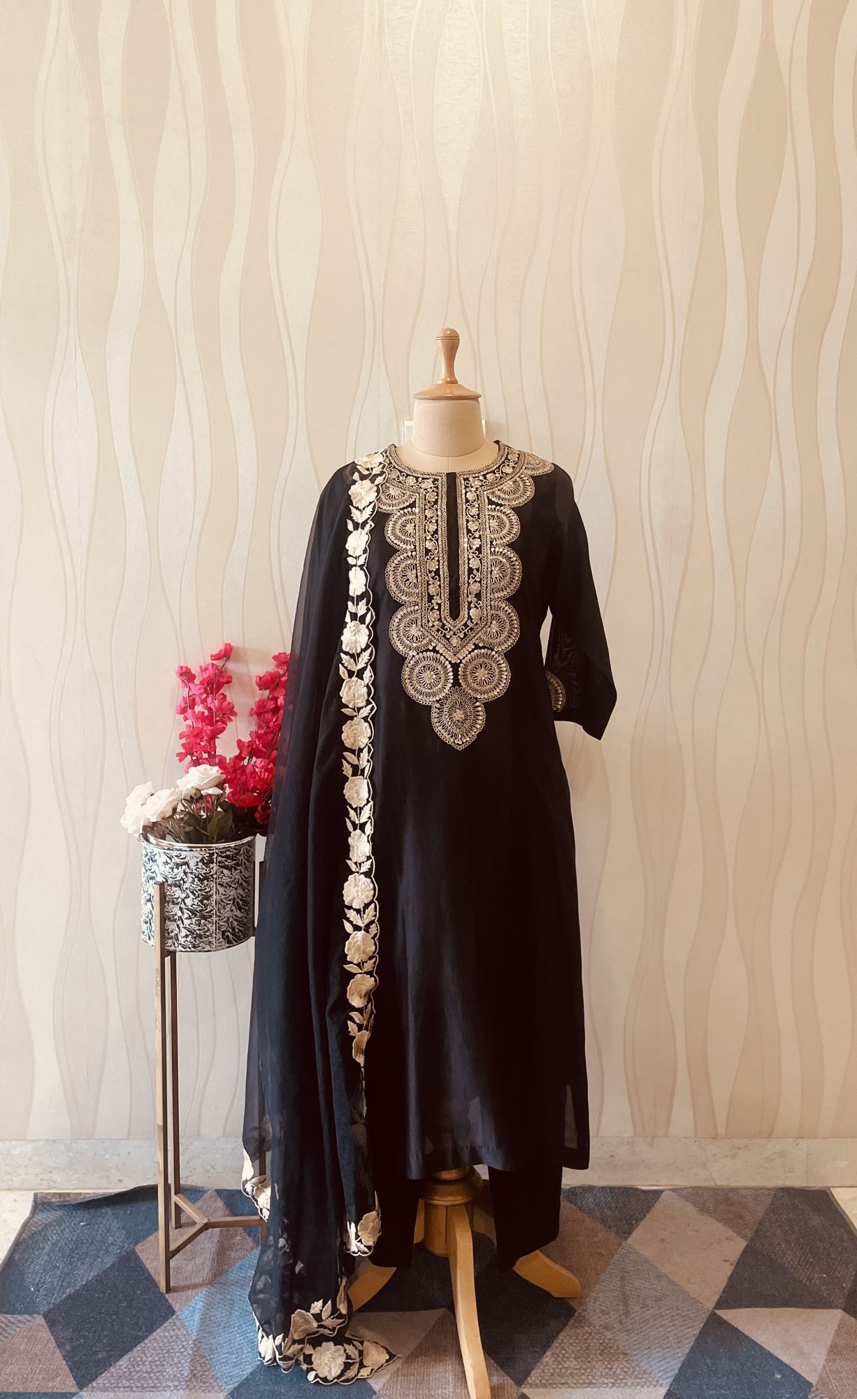 BLACK MARIODI SUIT SET