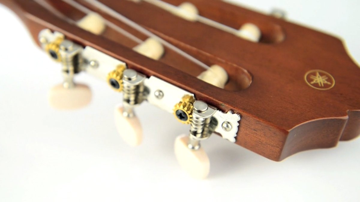 Yamaha Classical Guitar C4002