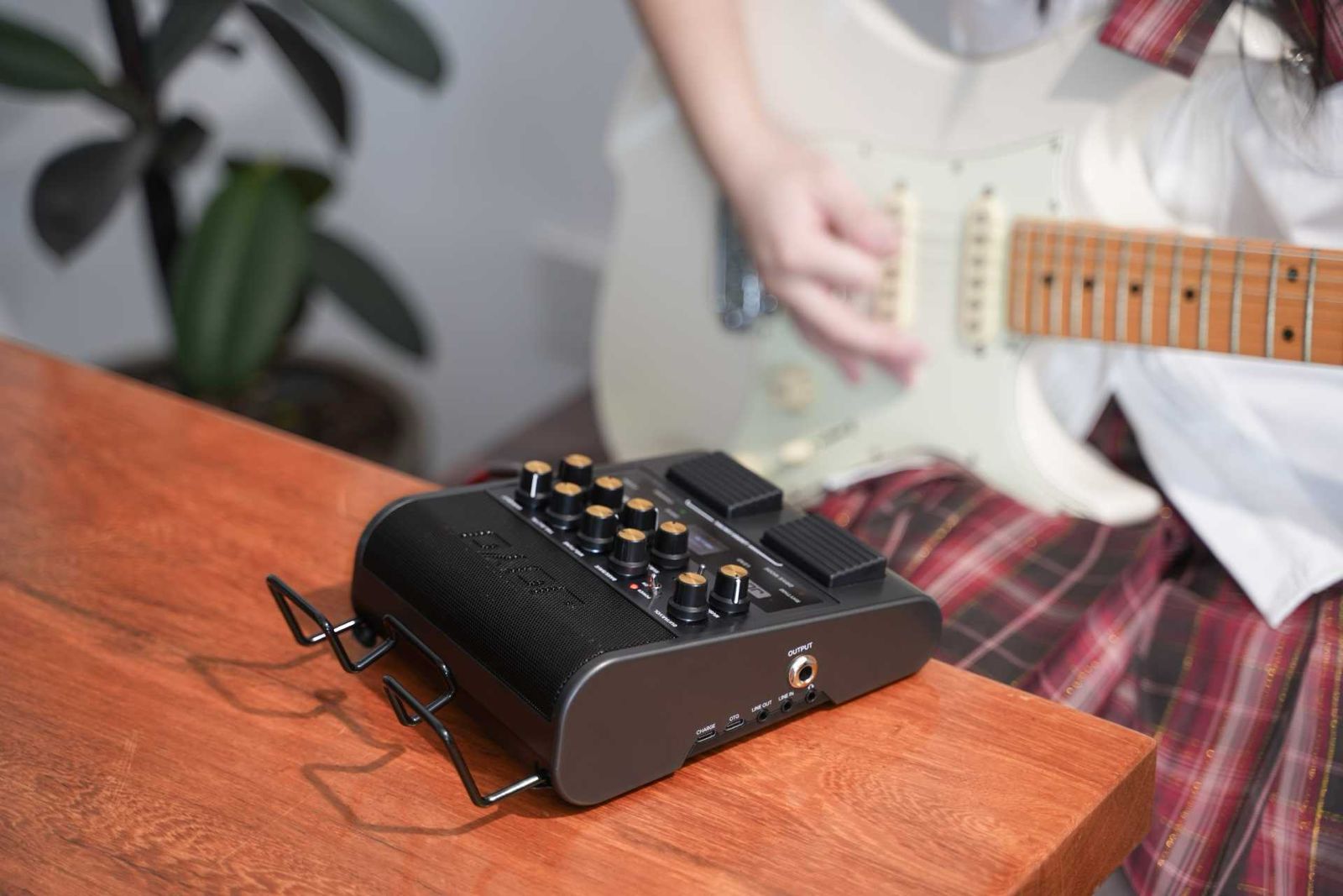 JOYO JamBuddy II Smart Portable Guitar Amp  Bluetooth  Looper