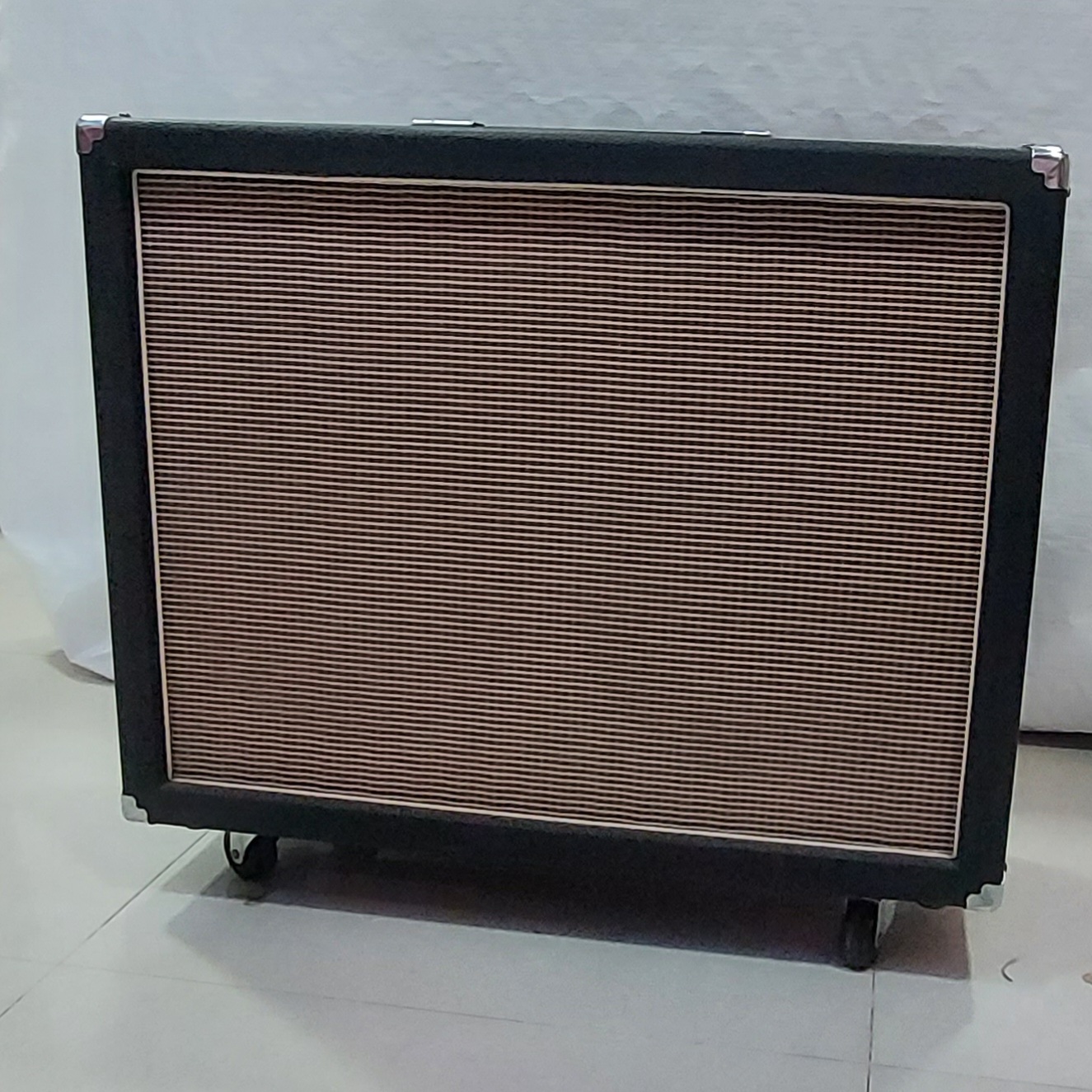 Custom 2x12 Cabinet With Celestion 30w Vintage  Speakers