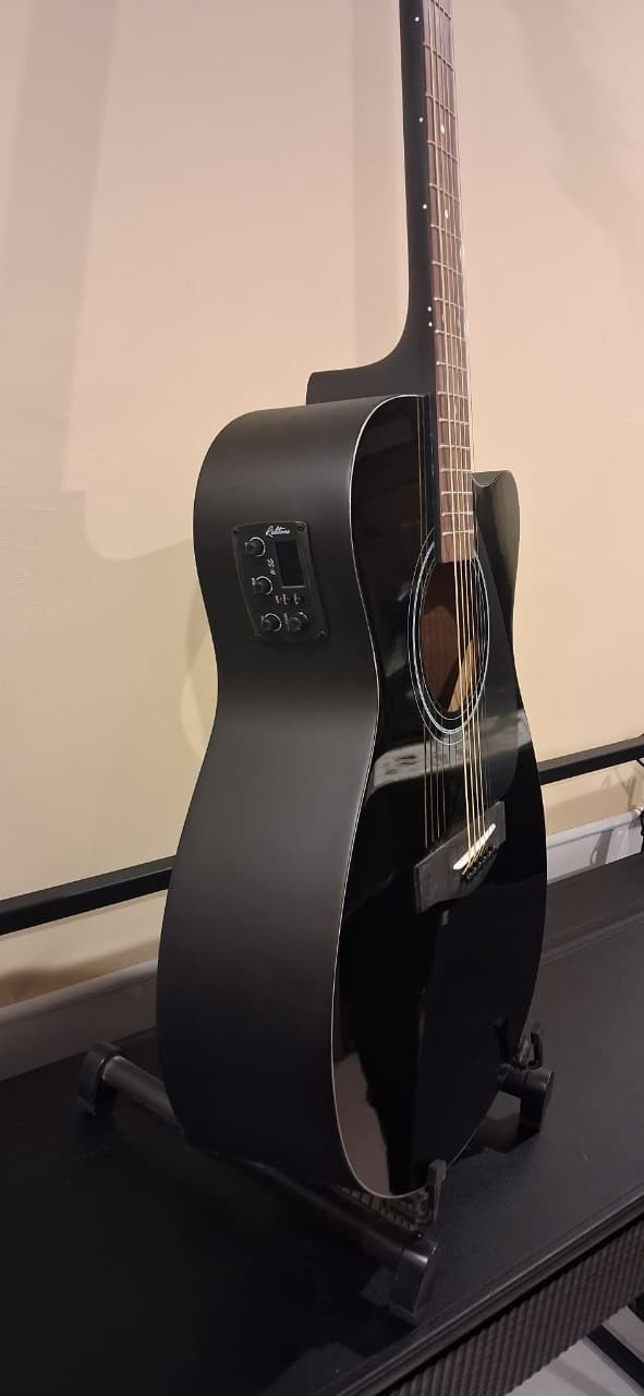 Yamaha FS80C Black Acoustic Semi Acoustic