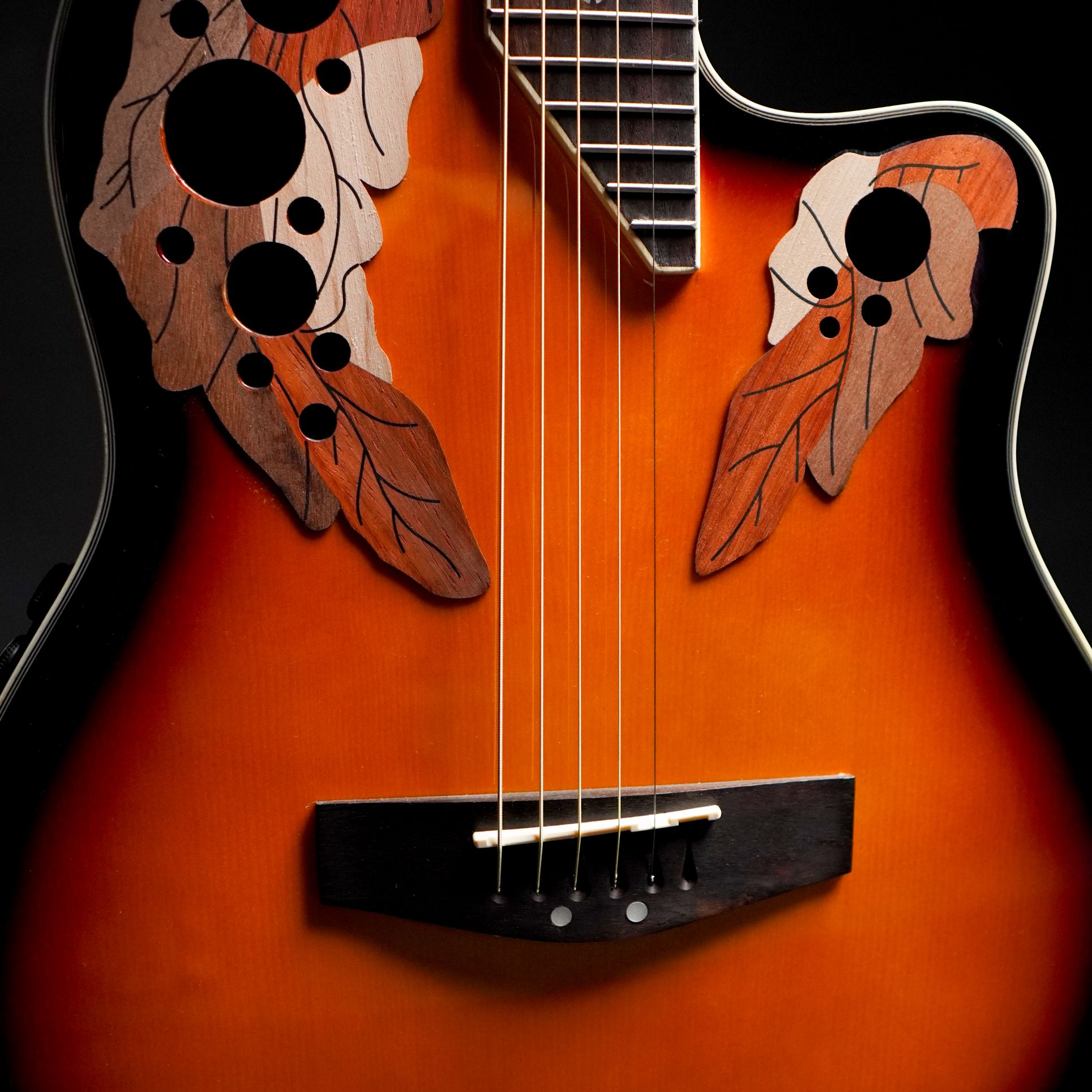 Oval O241CE SB - Ovation Semi Acoustic