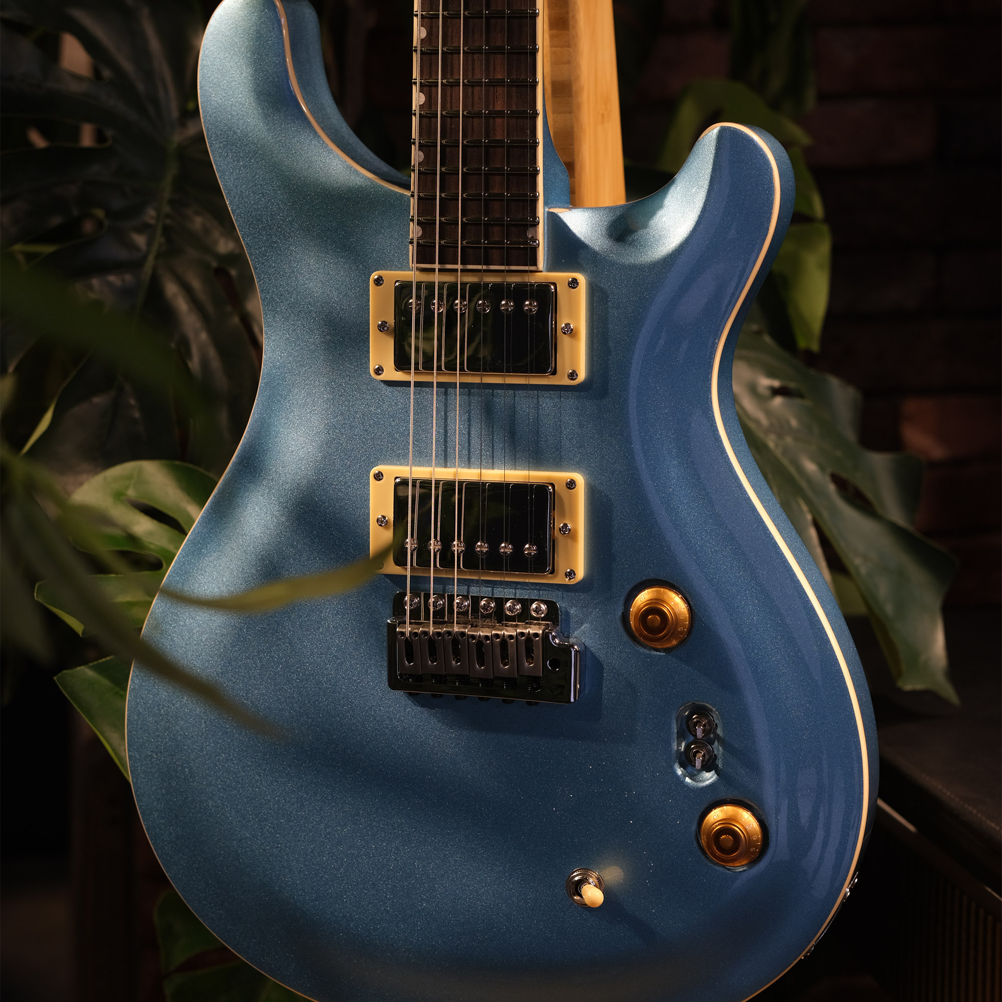 SQOE SEPRS200 Flash Ice Blue Electric Guitar Wilkinson Tremolo Mirror Gloss Finish