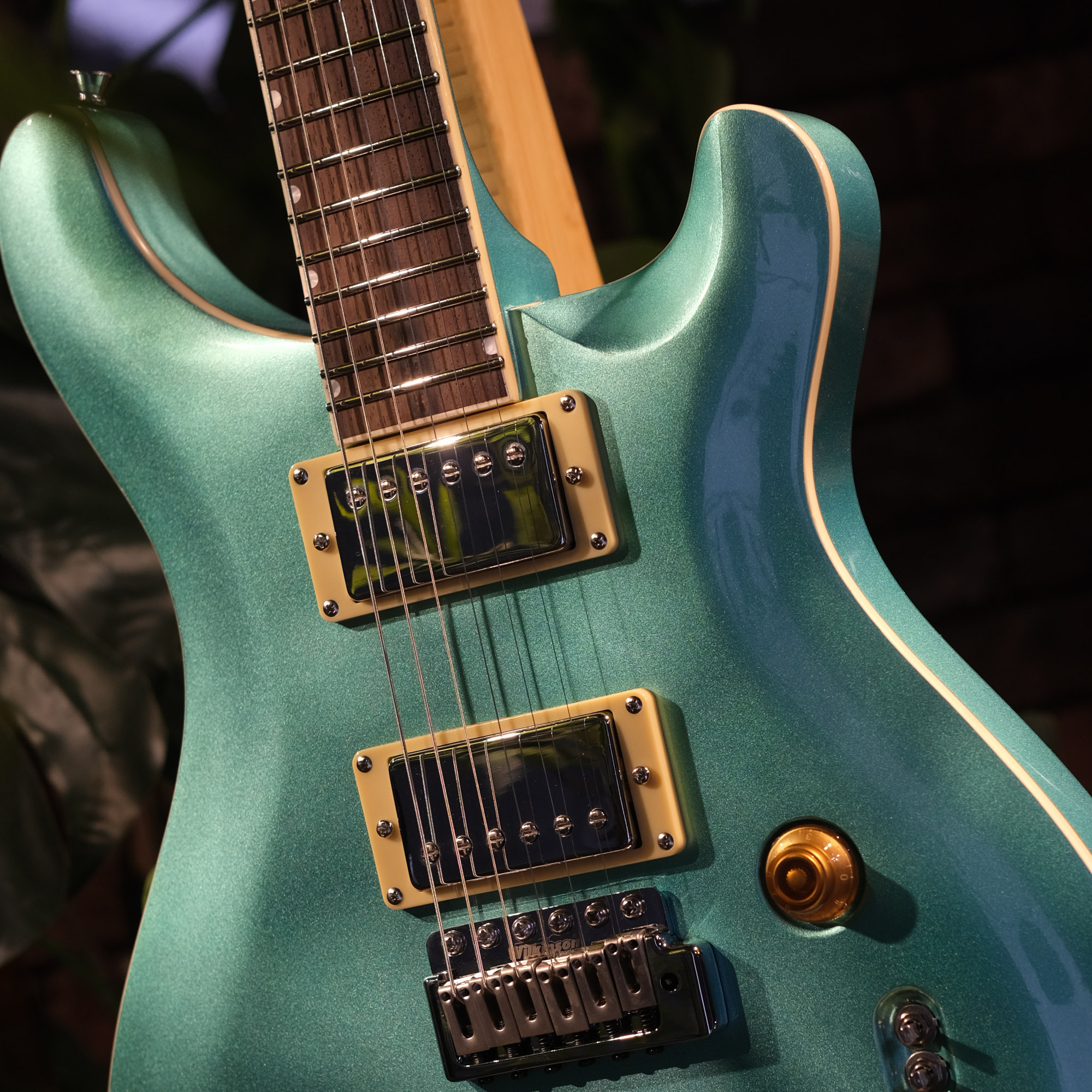 SQOE SEPRS200 SHIMMER MINT GREEN Electric Guitar Wilkinson Tremolo Mirror Gloss Finish
