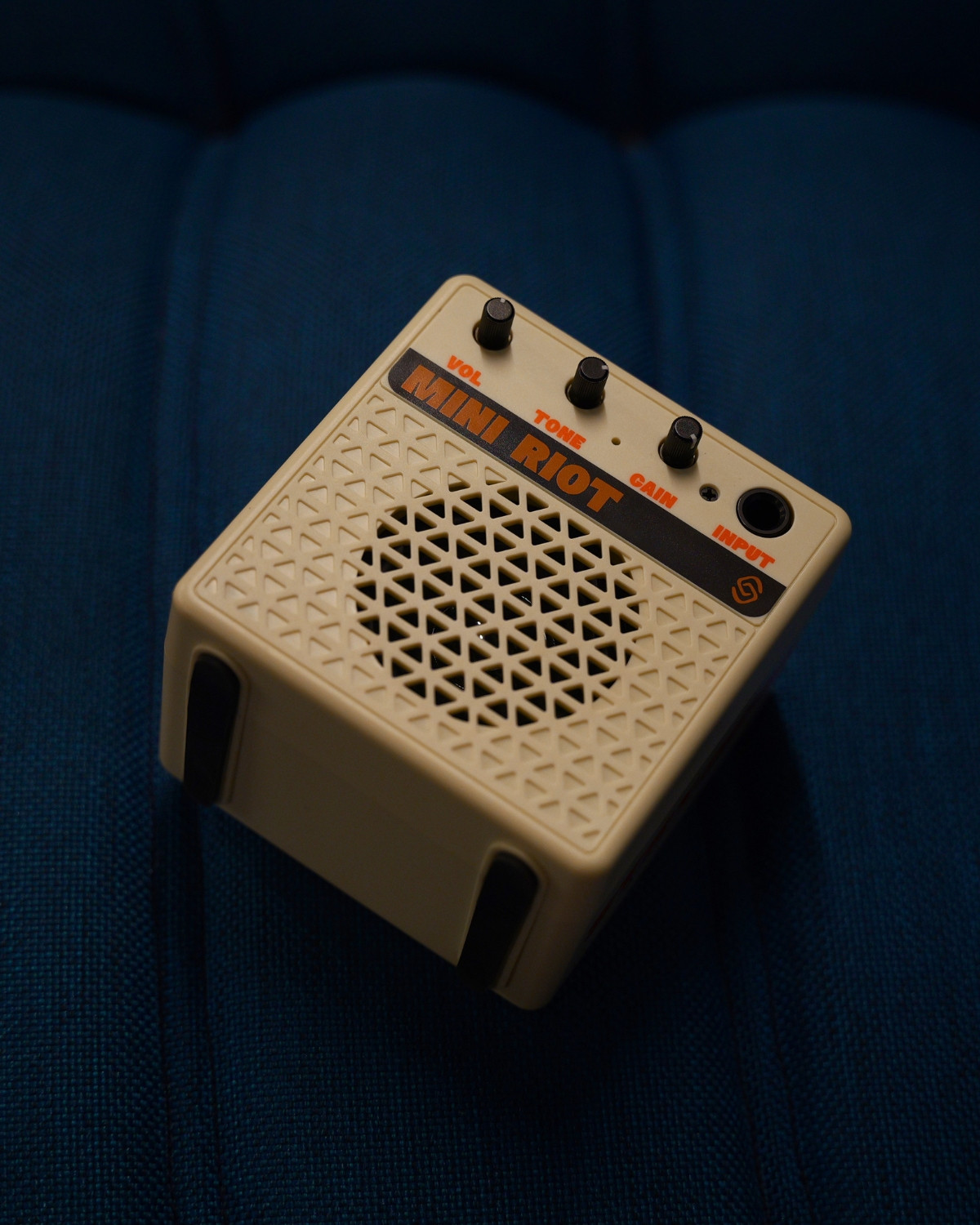 Strydom Mini Riot 8W Portable Guitar Amplifier with Bluetooth