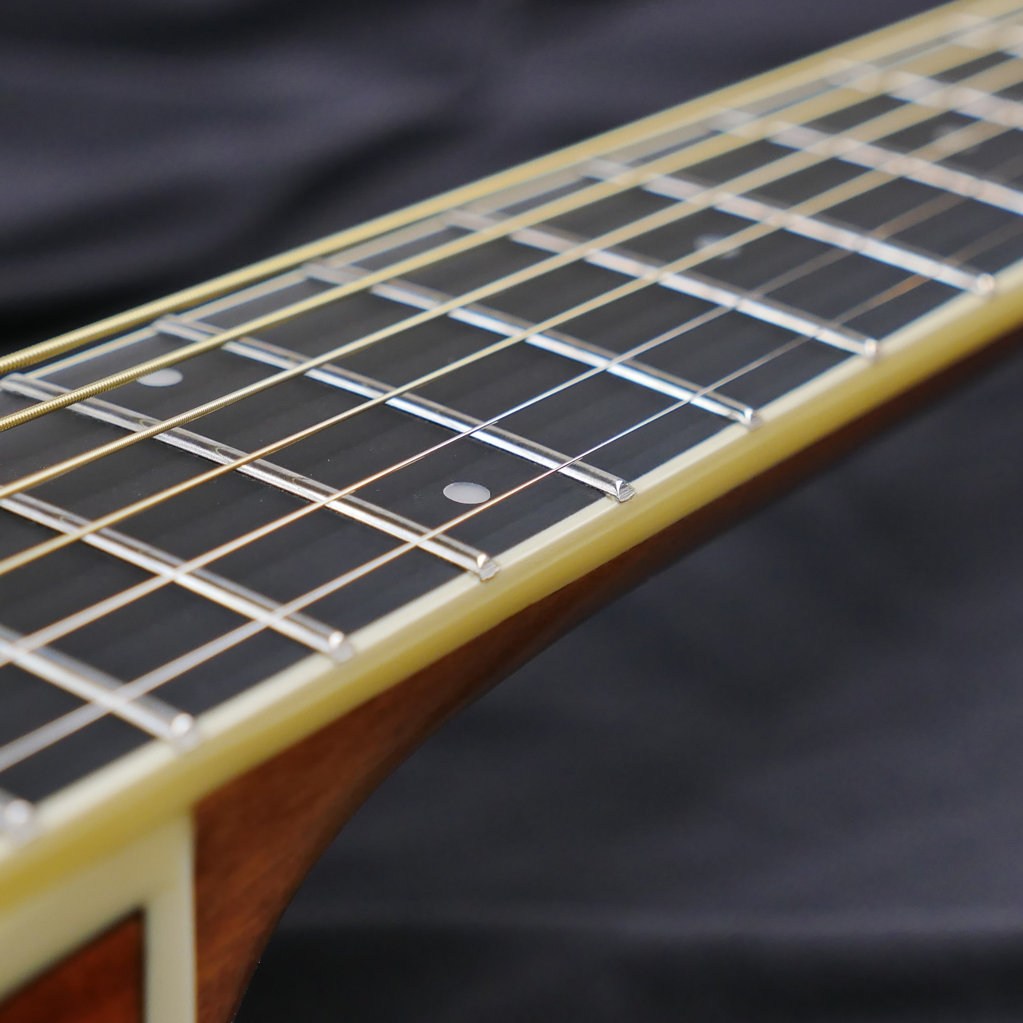 SQOE S340 FGCS Solid top Acoustic guitar - classic cherry burst gloss and blue