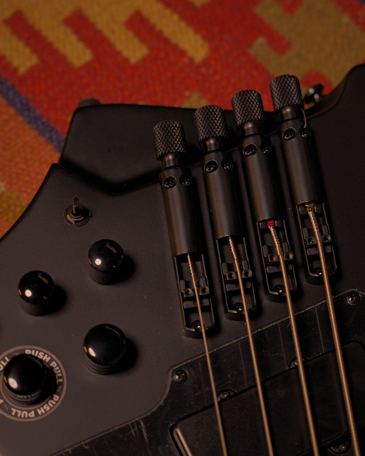 HEX ZB400 Black Headless Bass Guitar Active EQ Multiscale