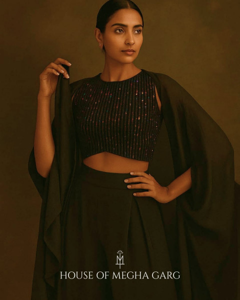 Noir Aura Cape-Set