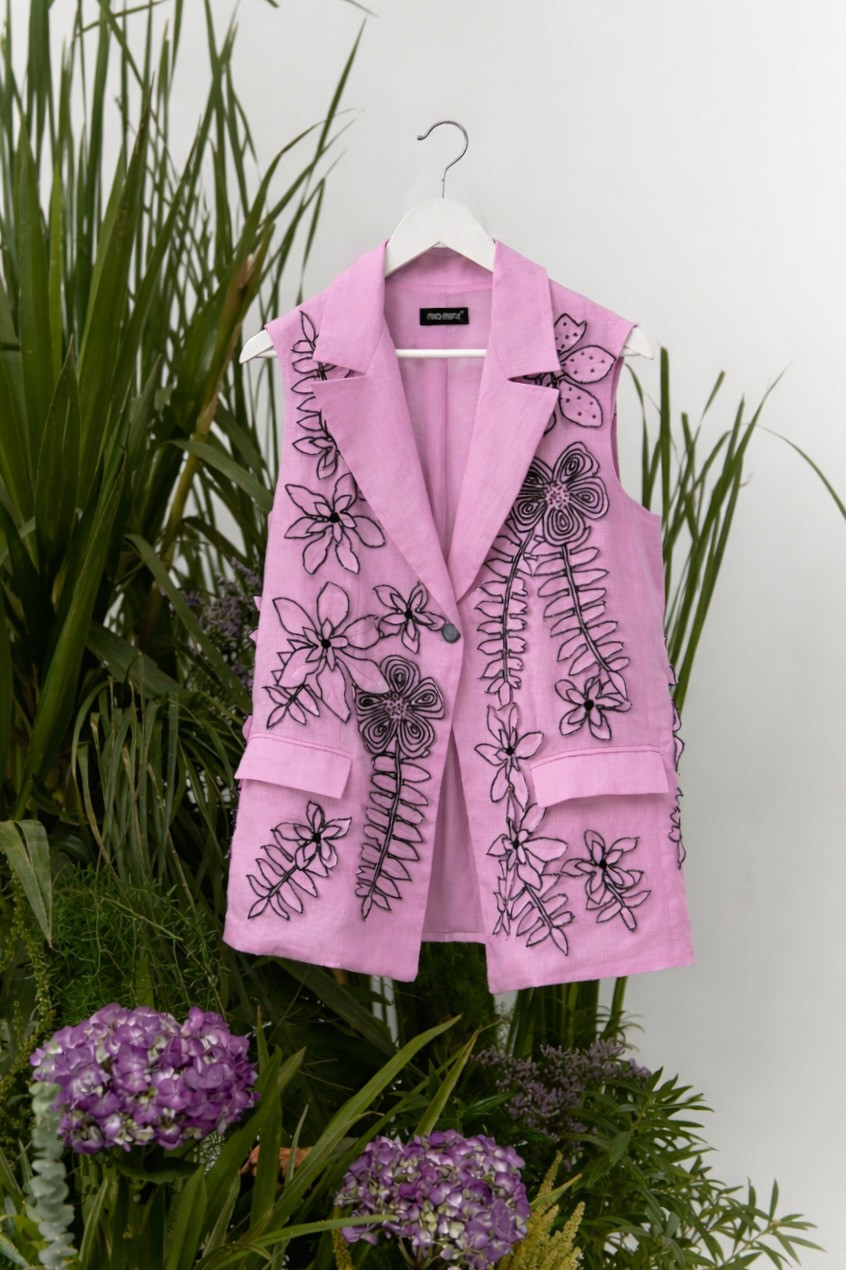 ATELIER RIVIERA LILAC COLOR COTTON LINEN SLEEVELESS JACKET PANTS CO-ORD SET WITH 3D FLOWER EMBROIDERY