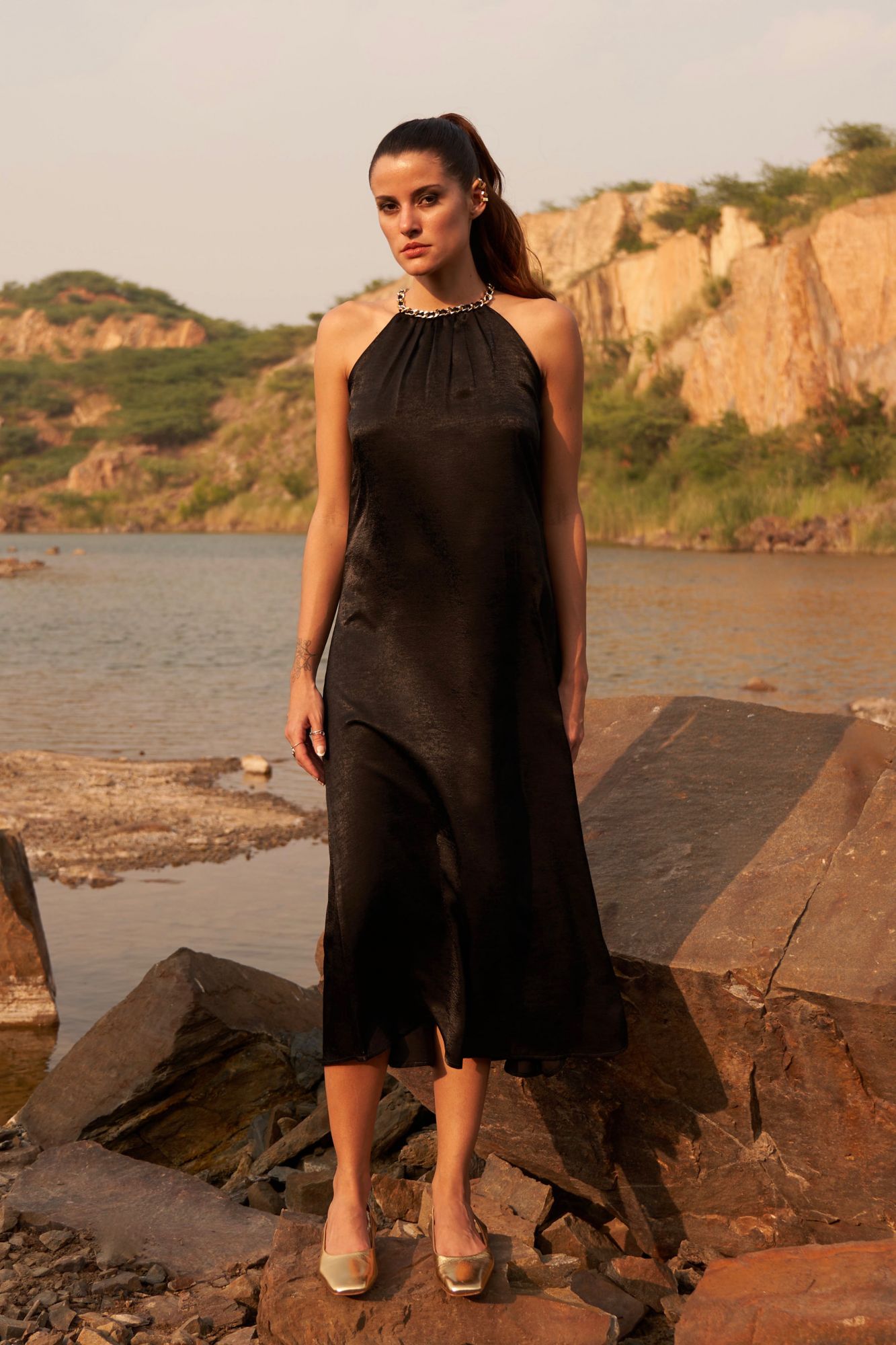DESERT ROSE BLACK COLOR SATIN CREPE MIDI LENGTH SLEEVELESS DRESS WITH METAL CHAIN NECKLINE