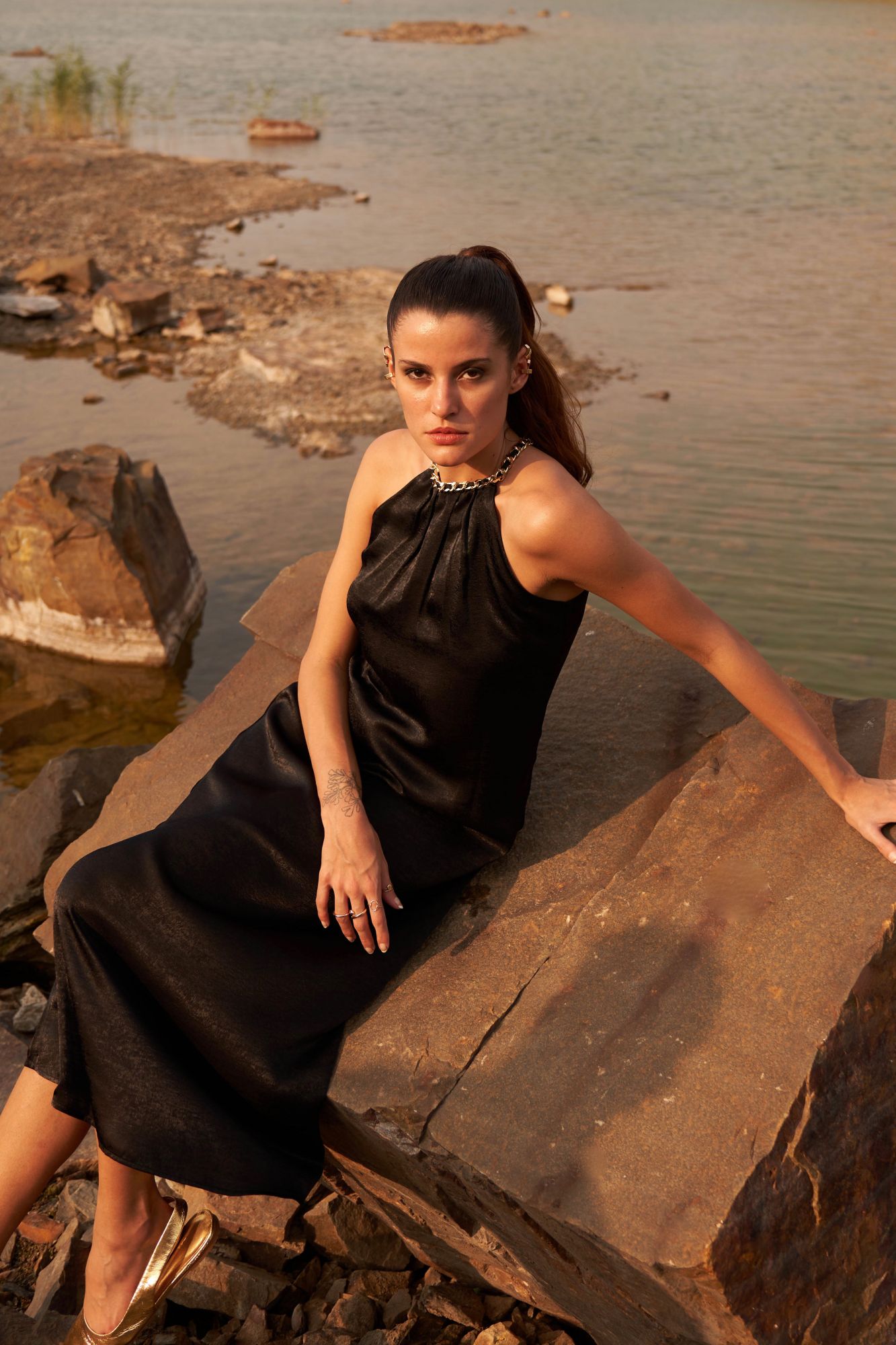 DESERT ROSE BLACK COLOR SATIN CREPE MIDI LENGTH SLEEVELESS DRESS WITH METAL CHAIN NECKLINE