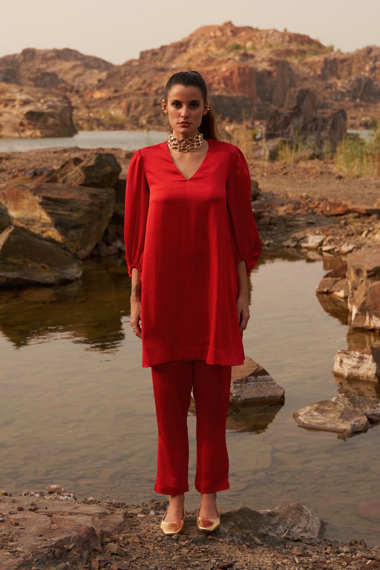 DESERT ROSE RED COLOR TEXTURED SATIN V-NECK 34TH SLEEVES TUNIC WITH PANT CO-ORDINATE