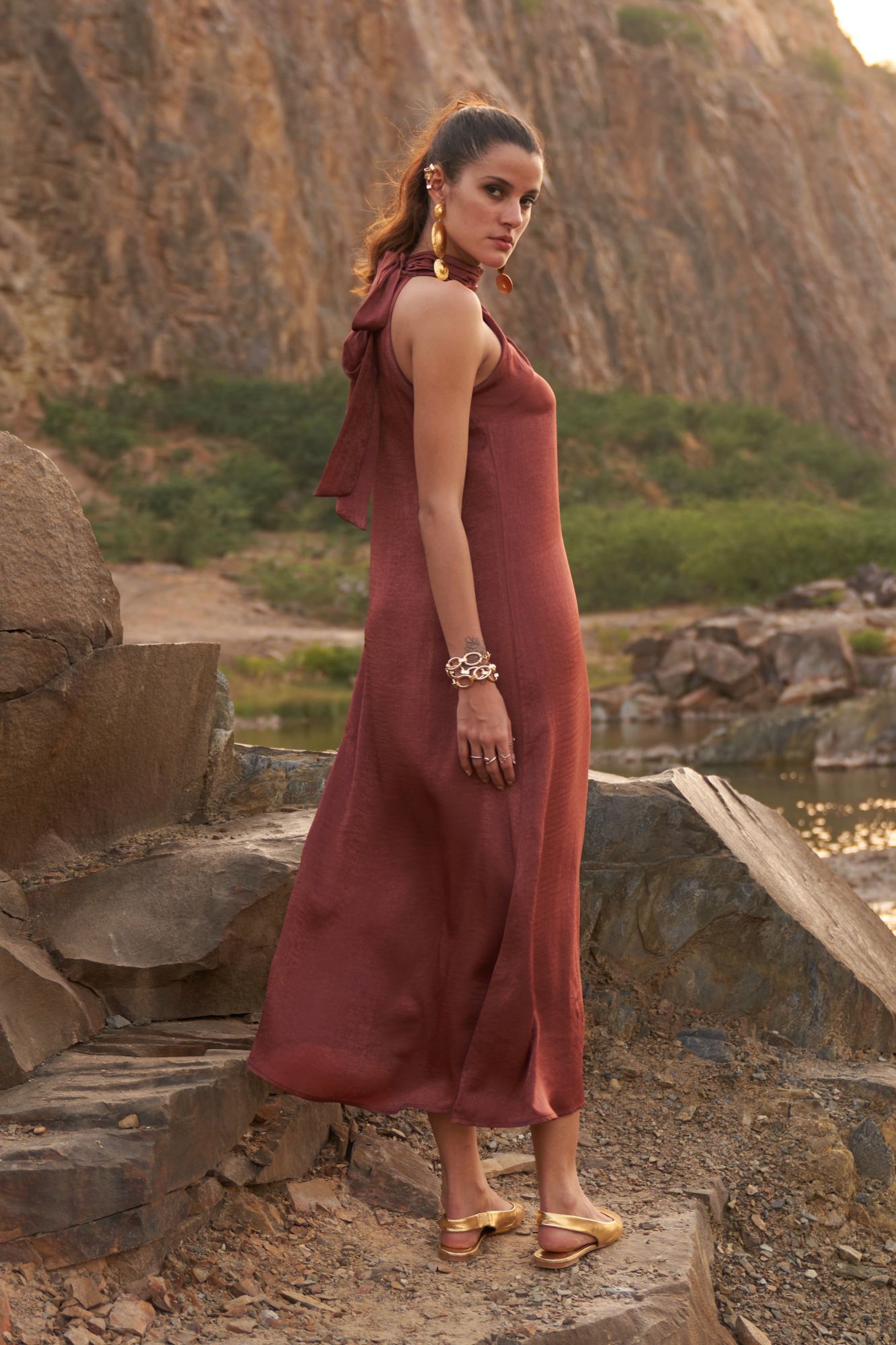 DESERT ROSE BROWN COLOR SATIN CREPE SLEEVELESS A-LINE MIDI LENGTH DRESS