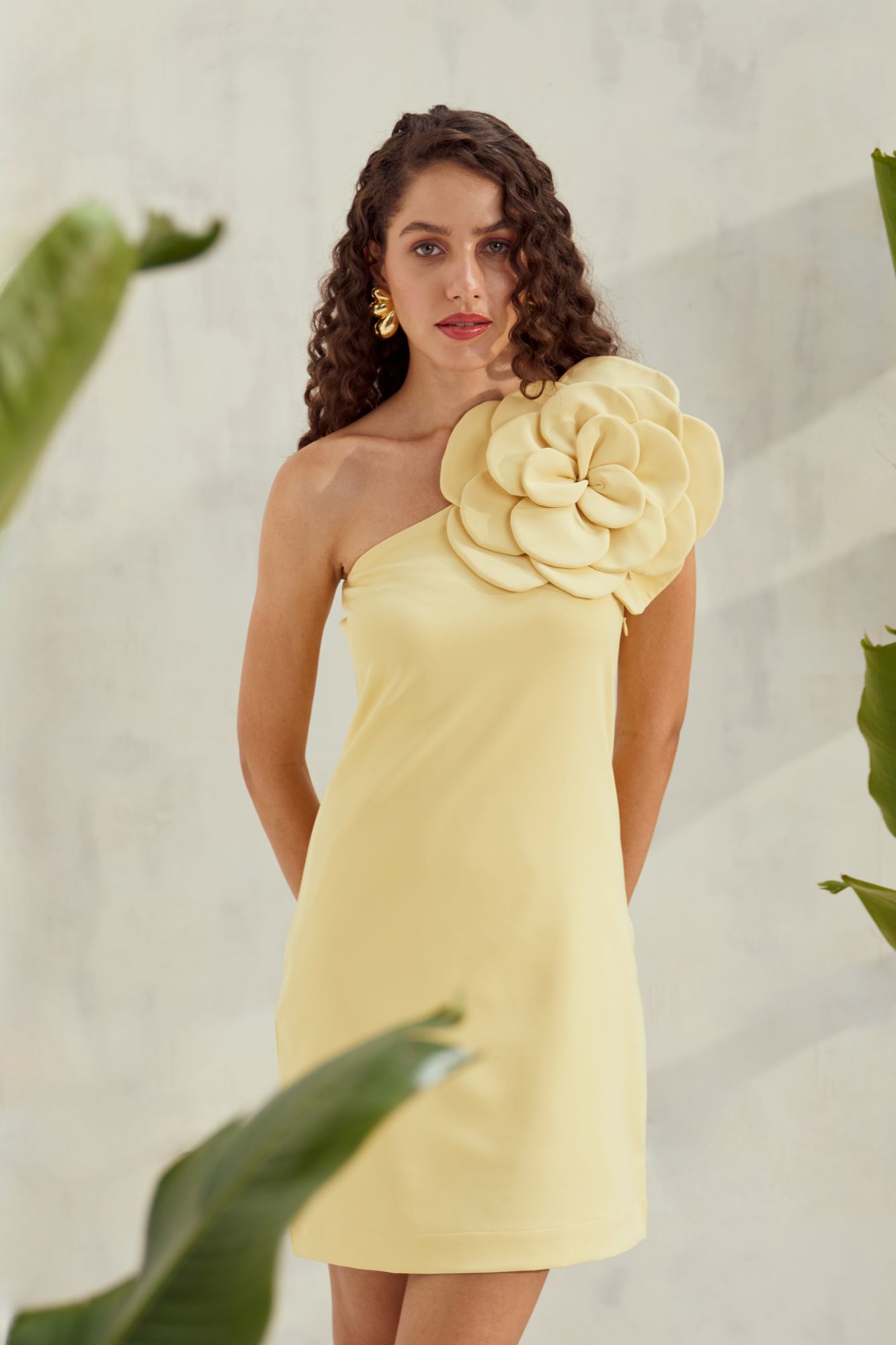 MALIBU-02 PASTEL YELLOW ONE SIDE SHOULDER FLOWER DETAIL COCKTAIL DRESS