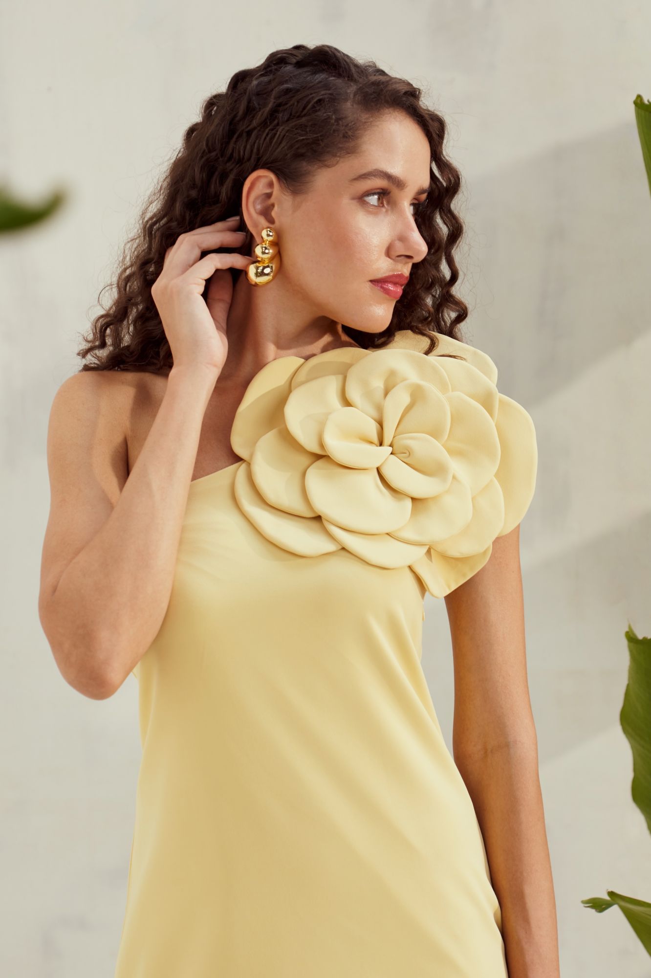 MALIBU-02 PASTEL YELLOW ONE SIDE SHOULDER FLOWER DETAIL COCKTAIL DRESS