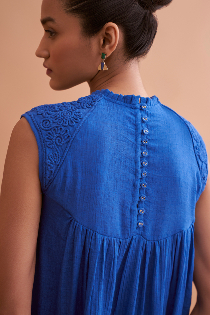AMALFI SOLID BLUE RAYON CREPE TEXTURED FABRIC SLEEVELESS TOP WITH HAND EMBROIDERY