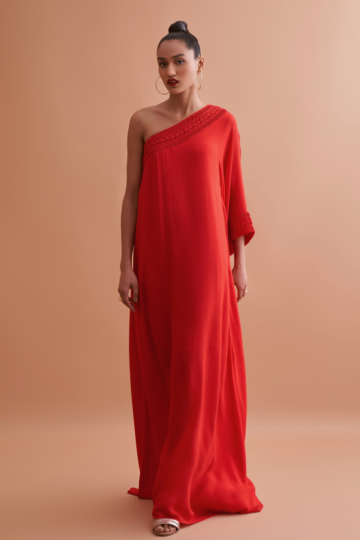 AMALFI SOLID RED TEXTURED RAYON CREPE FULL LENGTH ONE SIDED SHOULDER KAFTAN WITH HAND EMBROIDERY