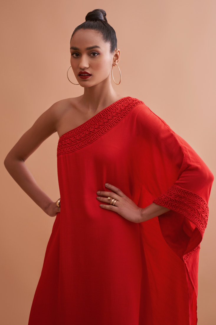 AMALFI SOLID RED TEXTURED RAYON CREPE FULL LENGTH ONE SIDED SHOULDER KAFTAN WITH HAND EMBROIDERY