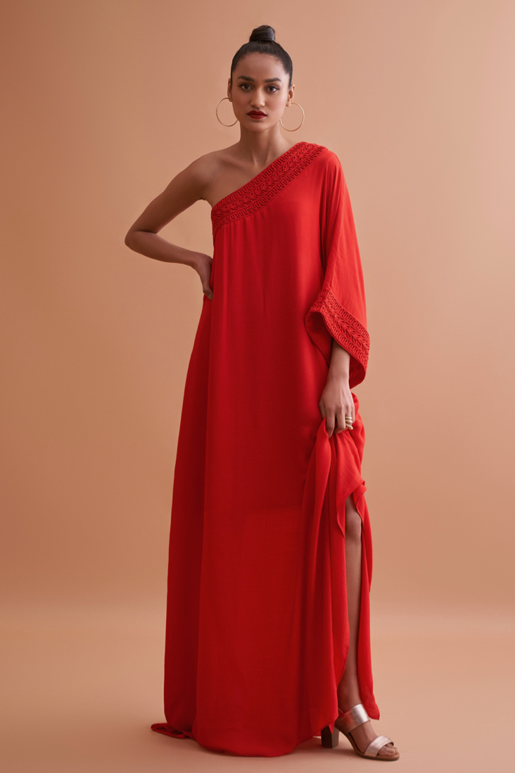 AMALFI SOLID RED TEXTURED RAYON CREPE FULL LENGTH ONE SIDED SHOULDER KAFTAN WITH HAND EMBROIDERY