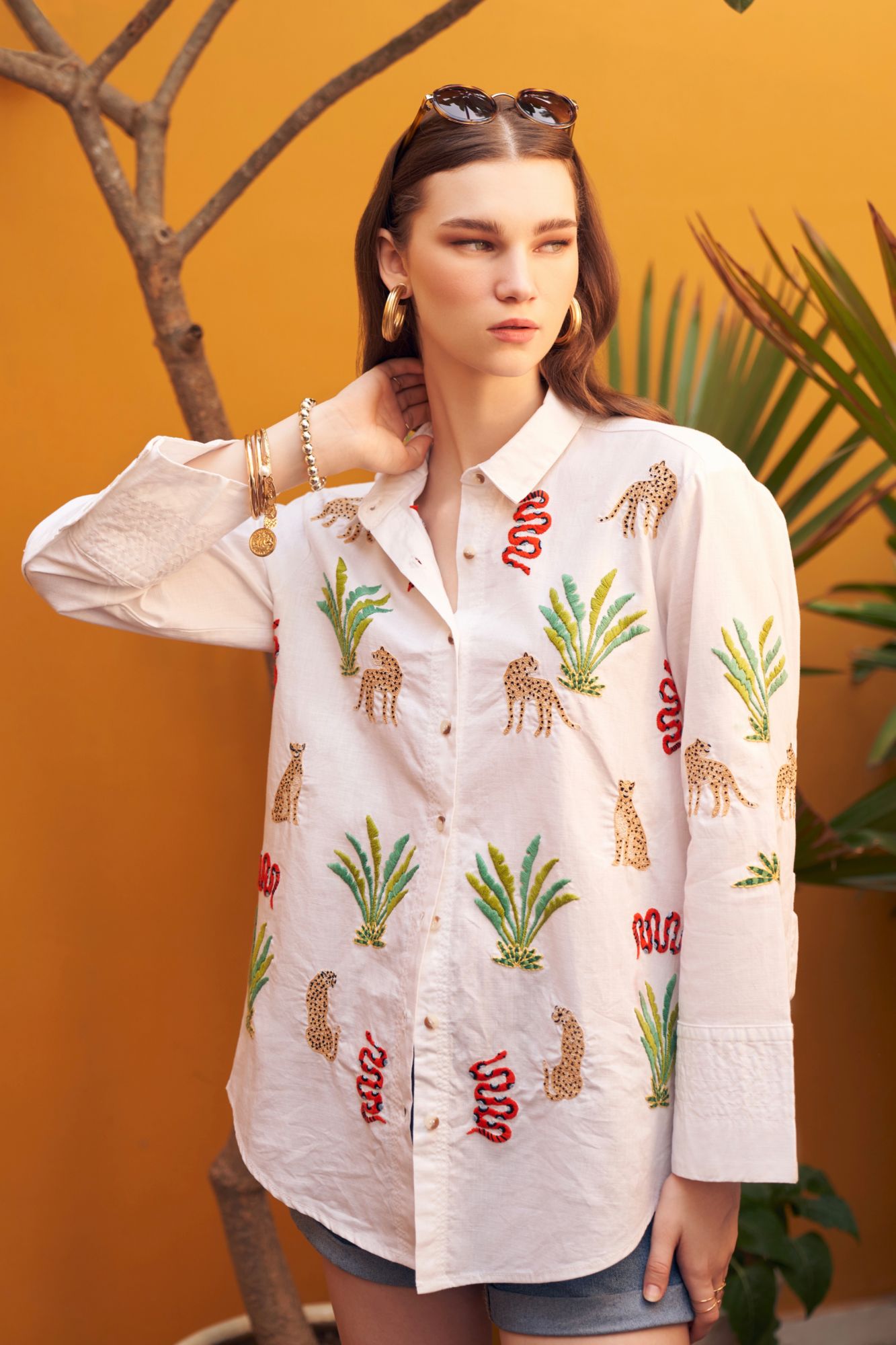 RANTHAMBORE WHITE LINEN HAND EMBROIDERED STATEMENT SUMMER SHIRT WITH FULL SLEEVES