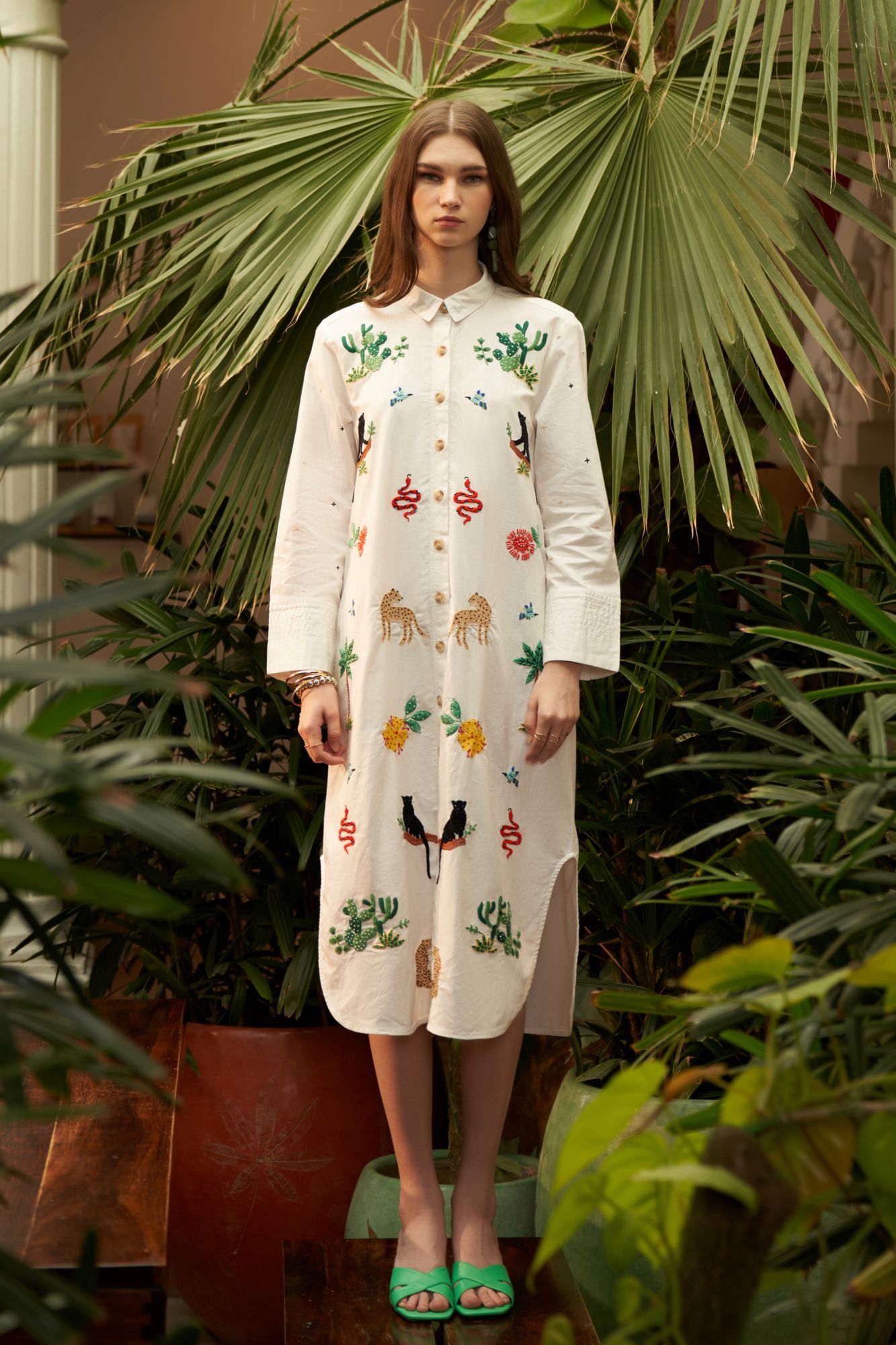 RANTHAMBORE WHITE LINEN FABRIC HAND EMBROIDERED STATEMENT SHIRT DRESS WITH SEPARATE SLIP LINING DRESS