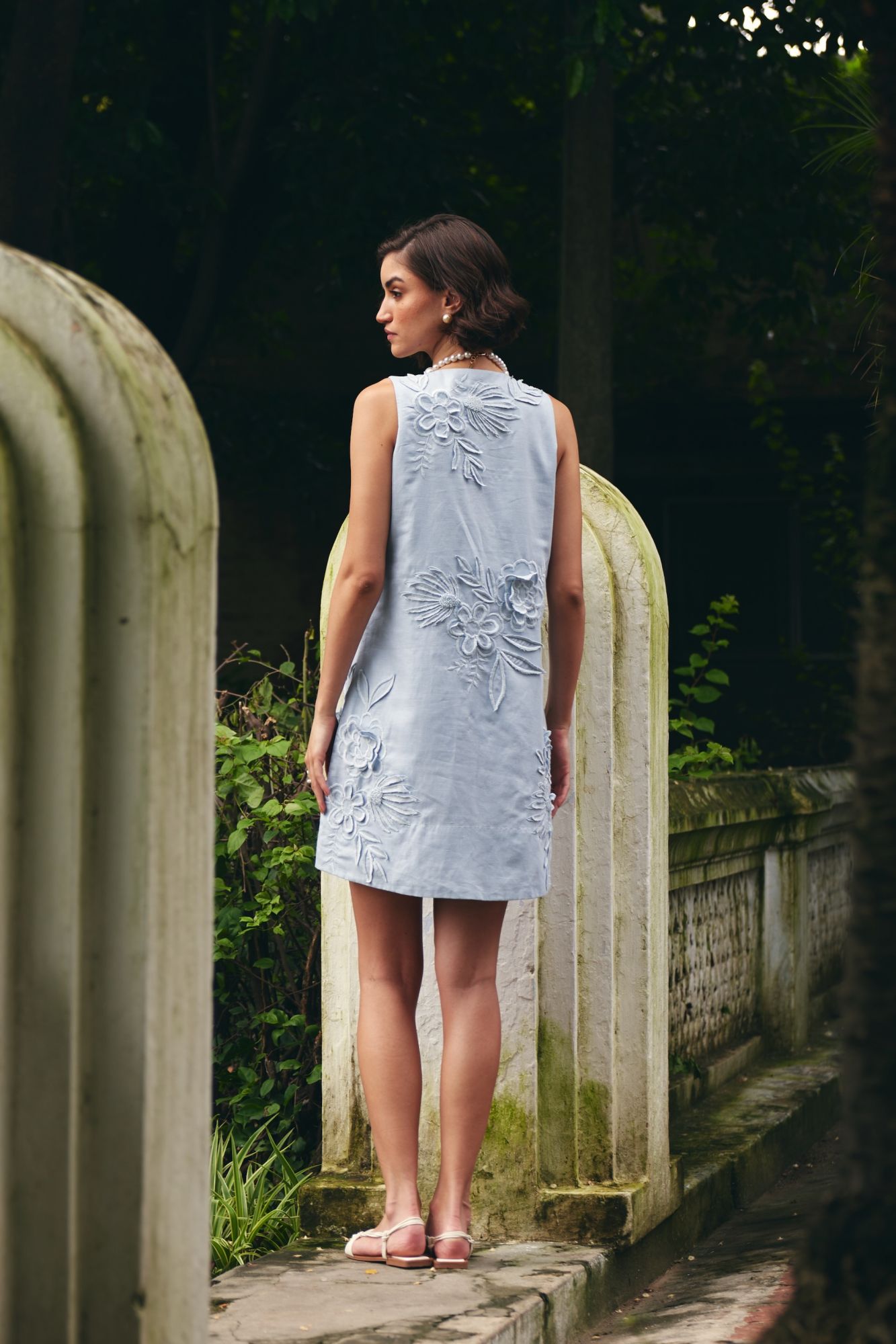 FLORENTINA SKY BLUE COLOR LINEN FABRIC SLEEVELESS MID THIGH LENGTH EMBROIDERED SHIFT DRESS