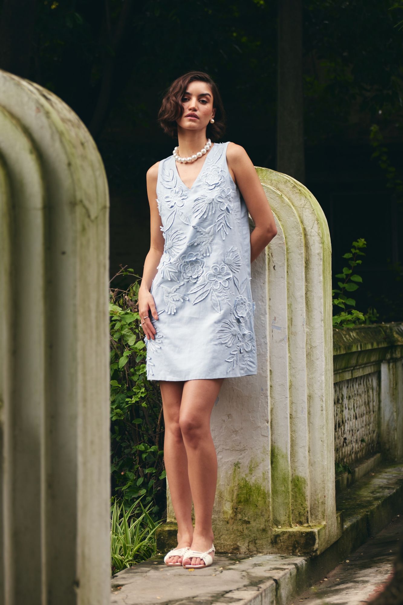 FLORENTINA SKY BLUE COLOR LINEN FABRIC SLEEVELESS MID THIGH LENGTH EMBROIDERED SHIFT DRESS